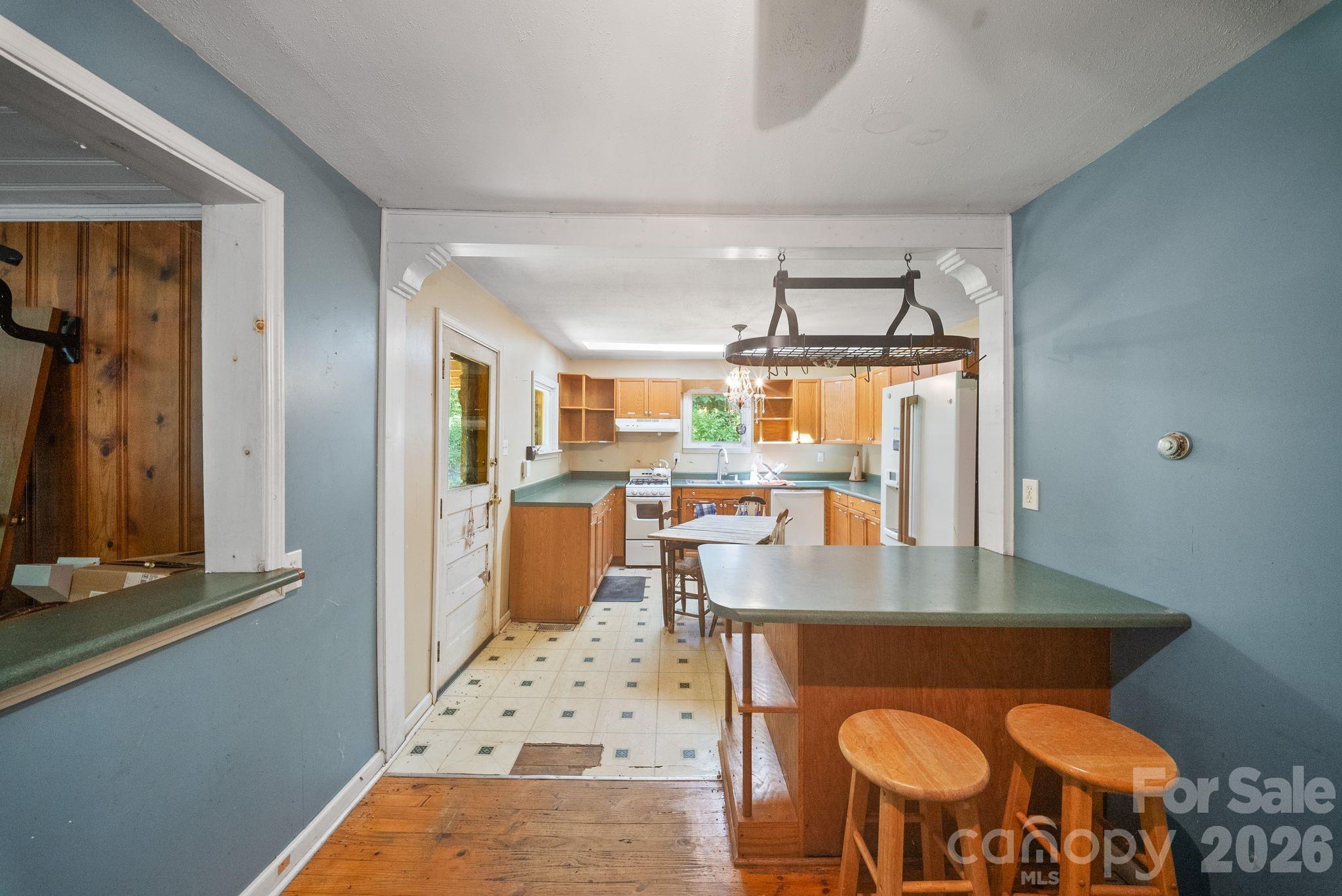 78 Green Oak Road — Asheville