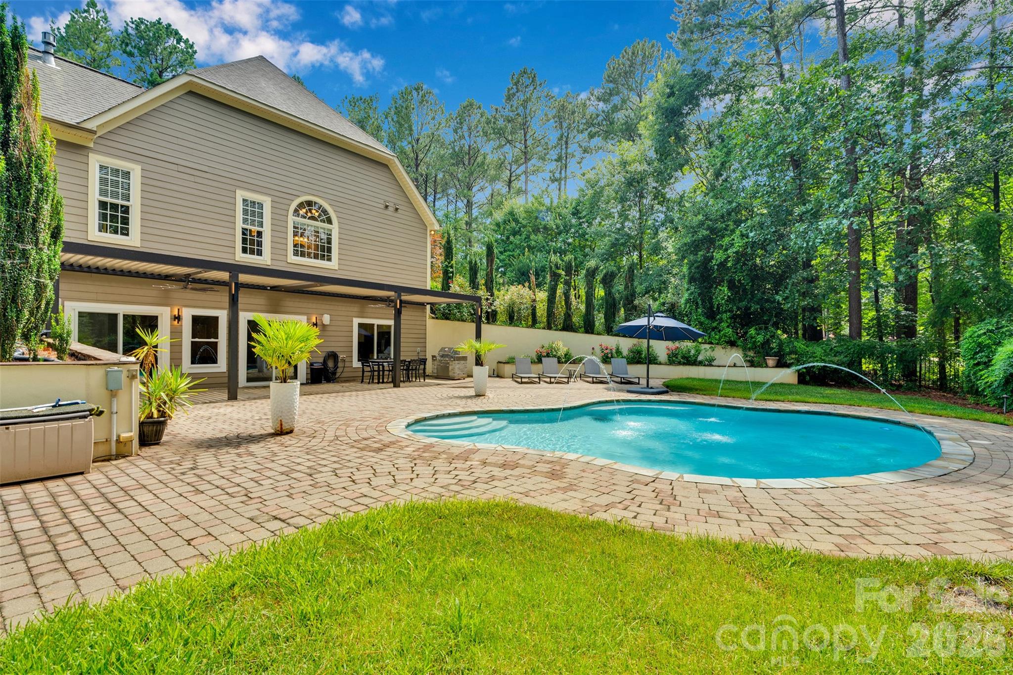 4552 Sawgrass Court — Denver