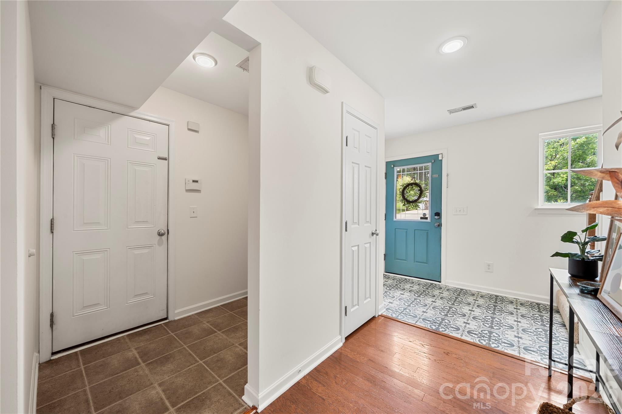3017 Rhododendron Place — Clover