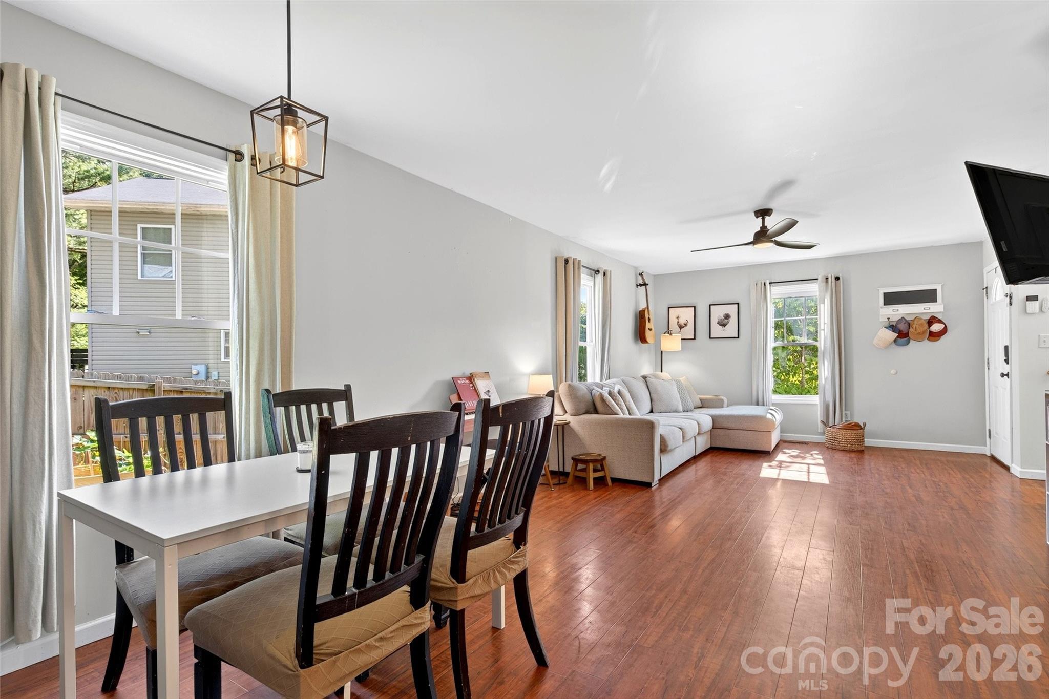 12 Jubilee Circle — Black Mountain