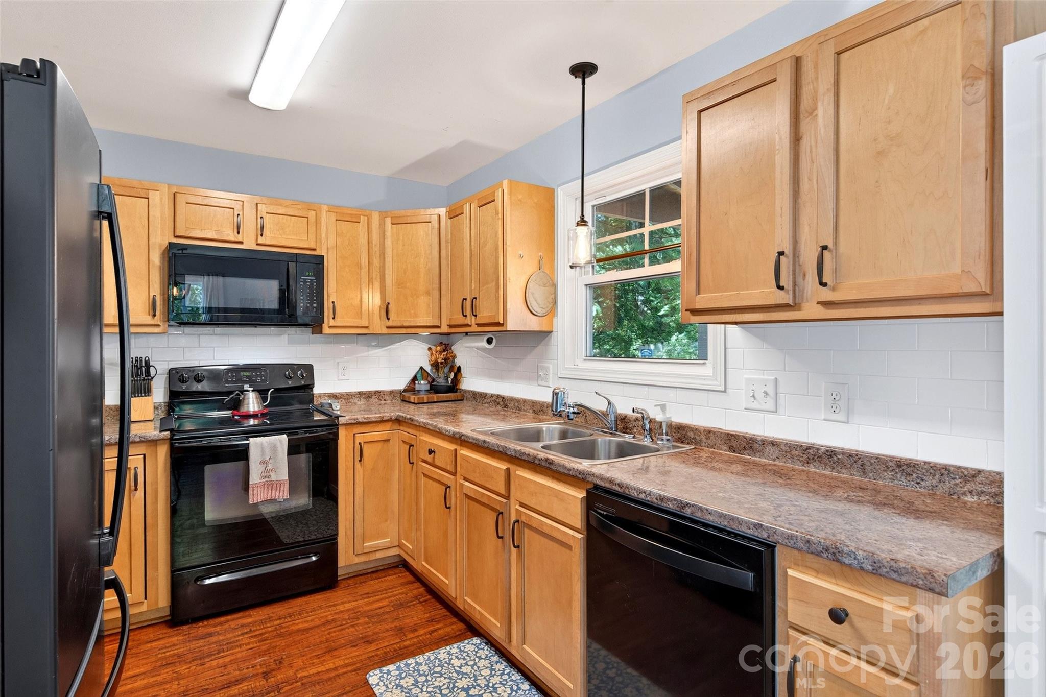 12 Jubilee Circle — Black Mountain