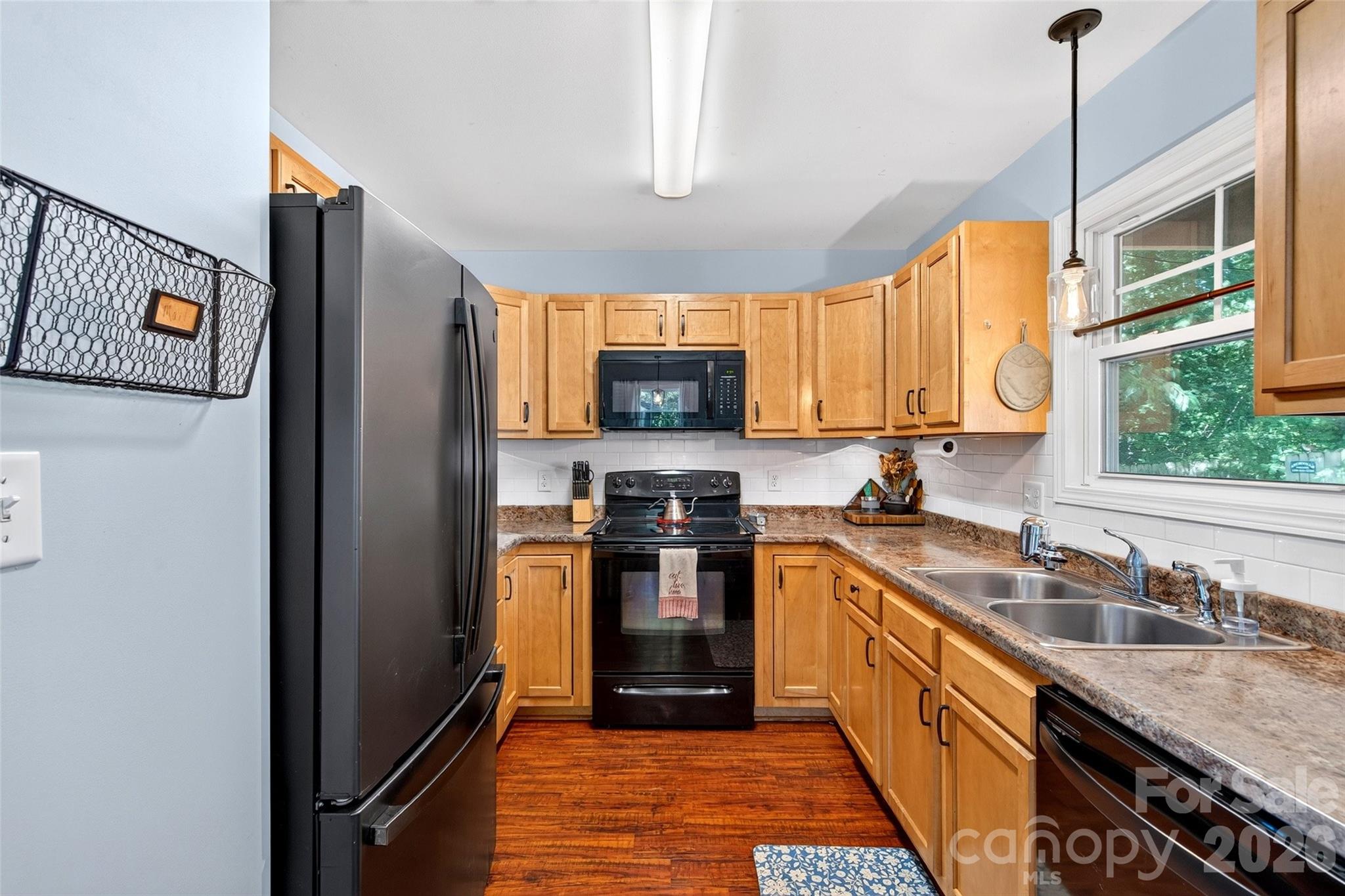 12 Jubilee Circle — Black Mountain