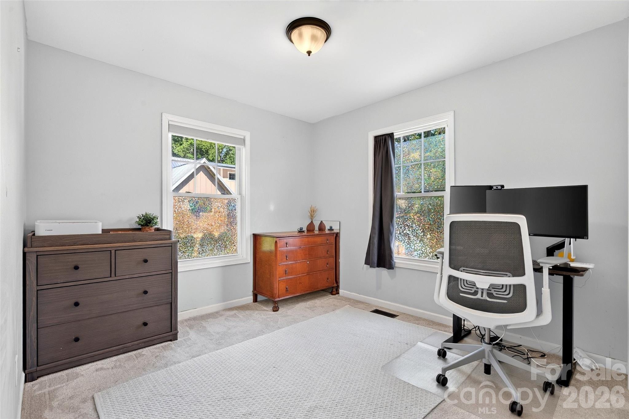 12 Jubilee Circle — Black Mountain
