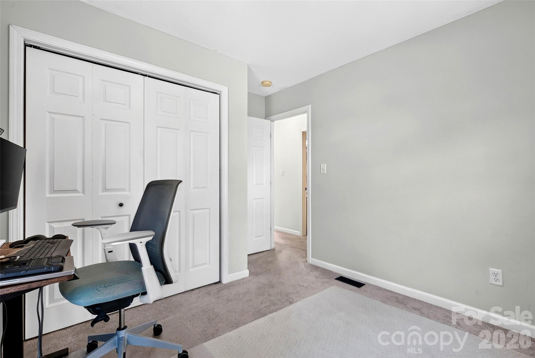 12 Jubilee Circle — Black Mountain