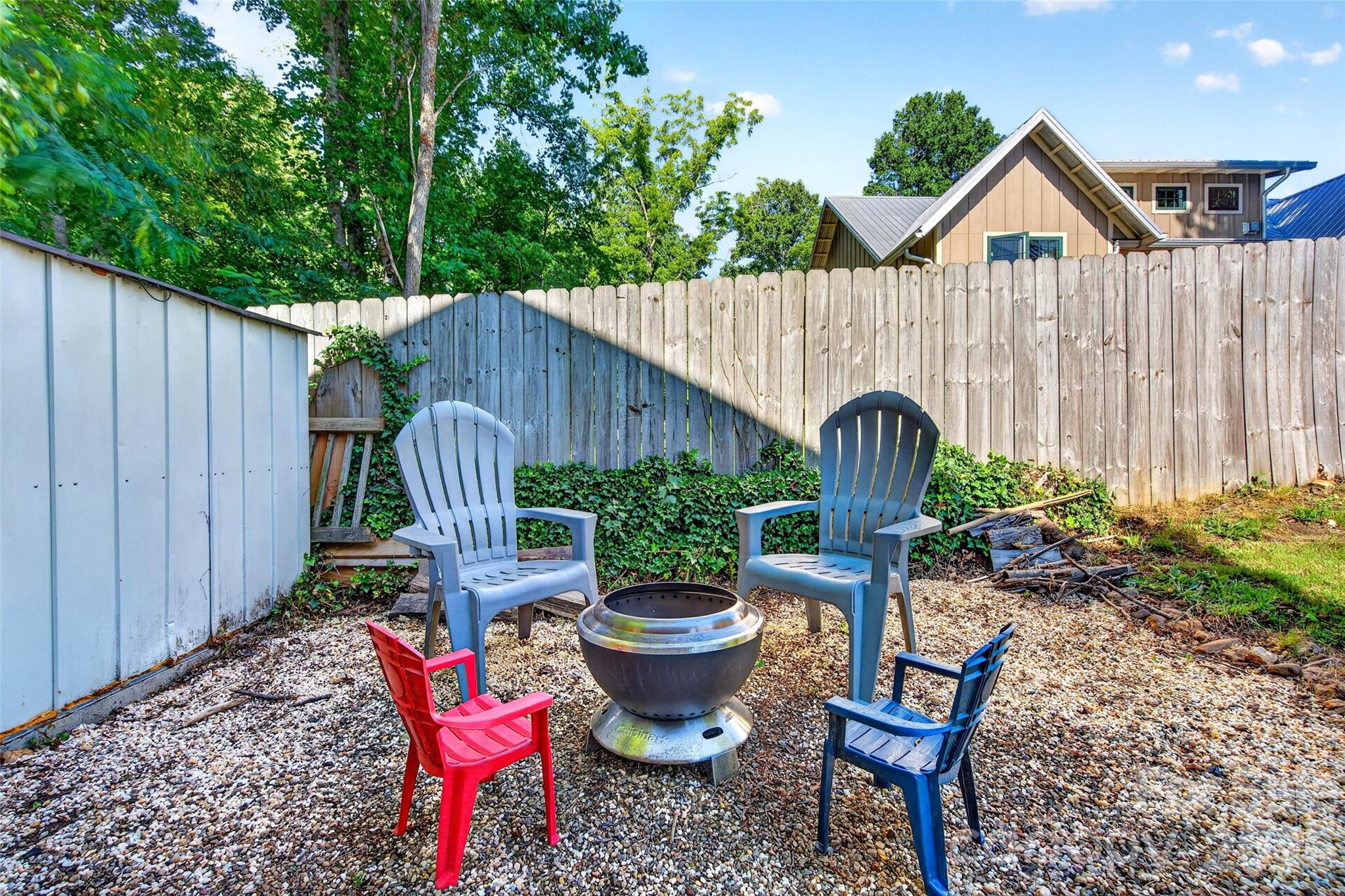 12 Jubilee Circle — Black Mountain