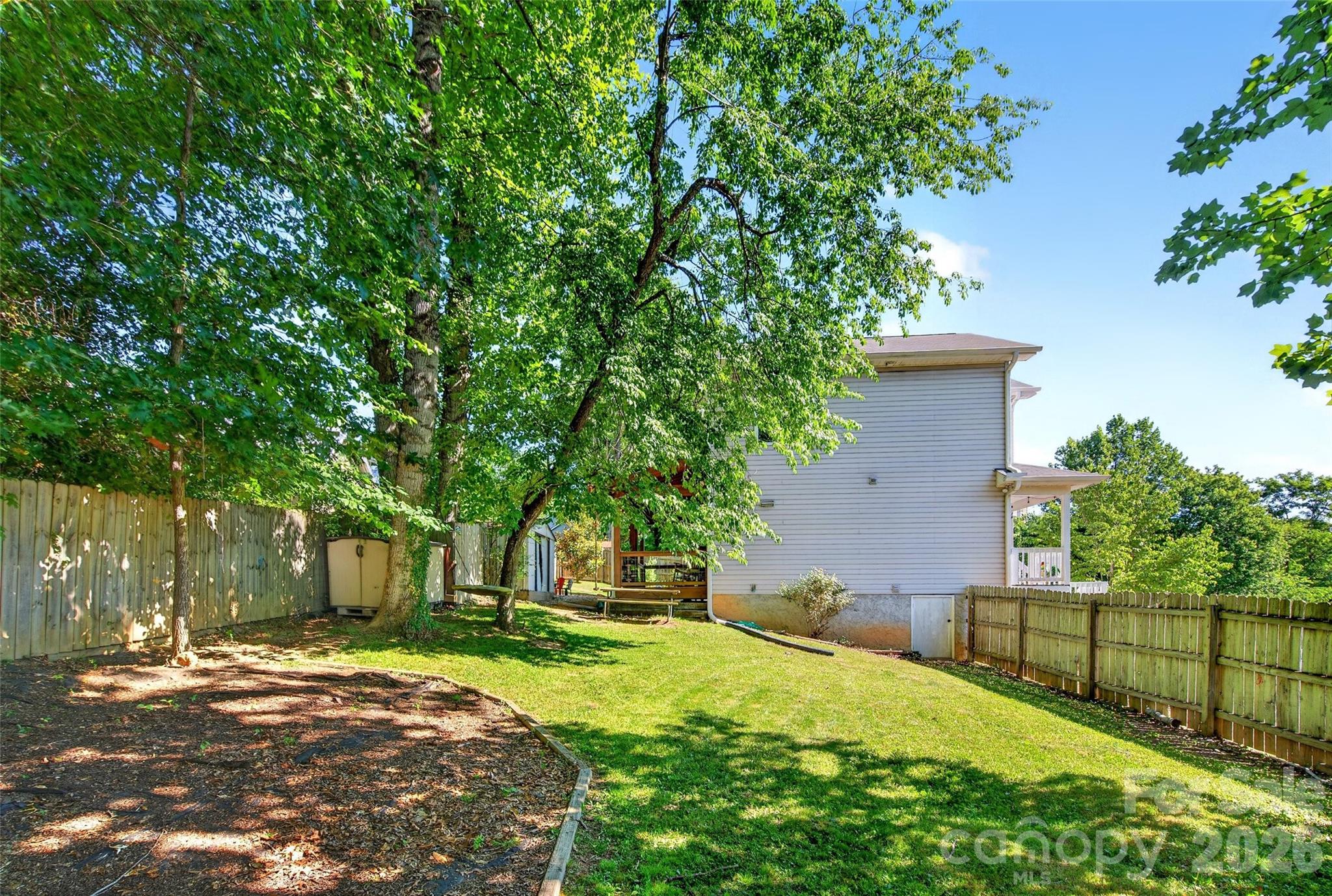 12 Jubilee Circle — Black Mountain