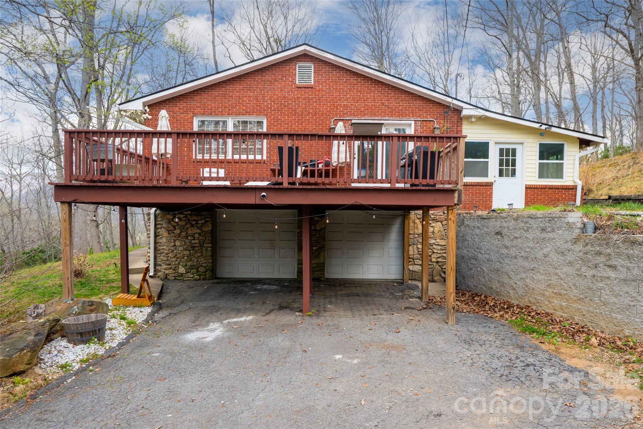233 Church Road — Fairview