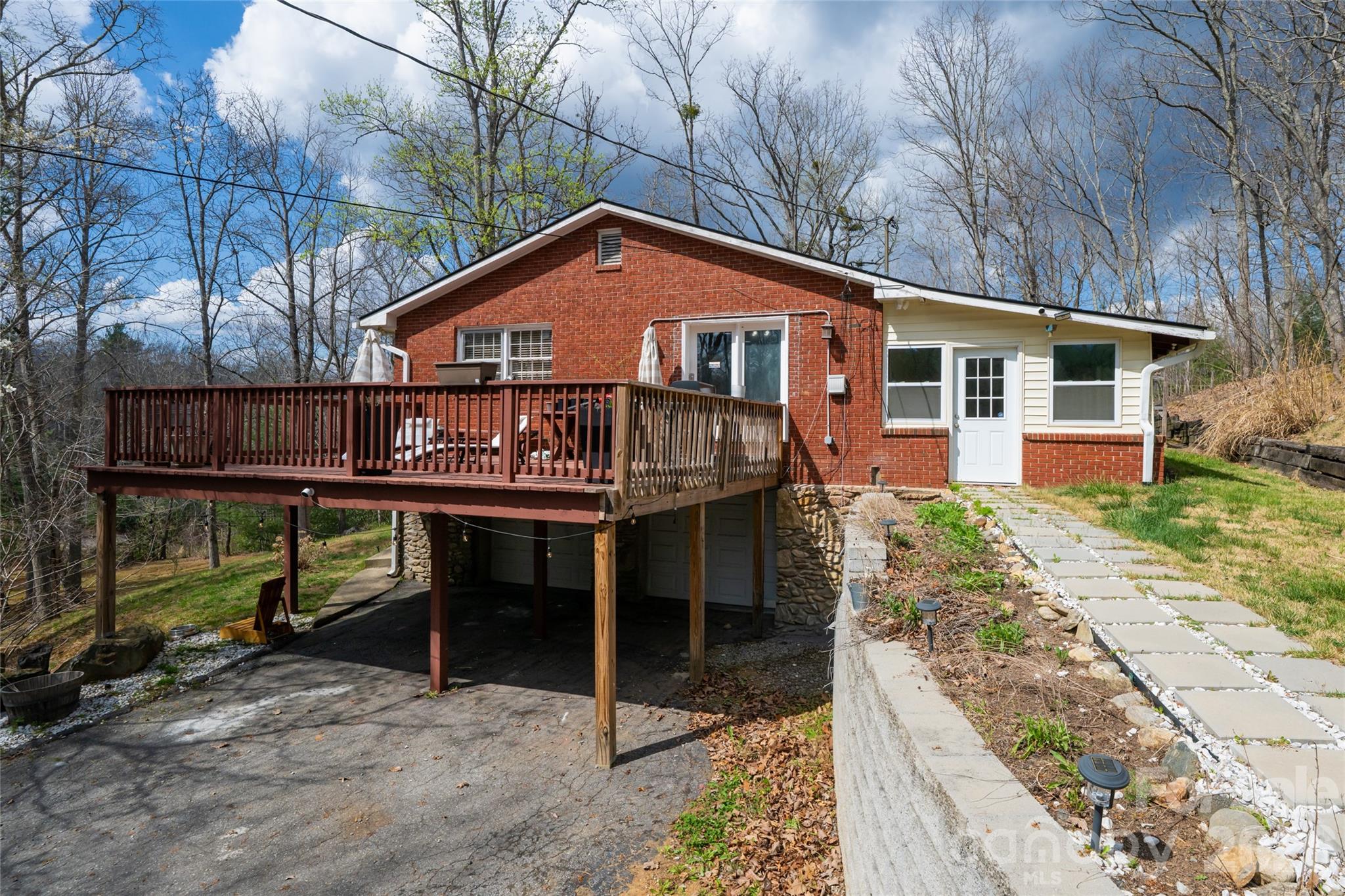 233 Church Road — Fairview