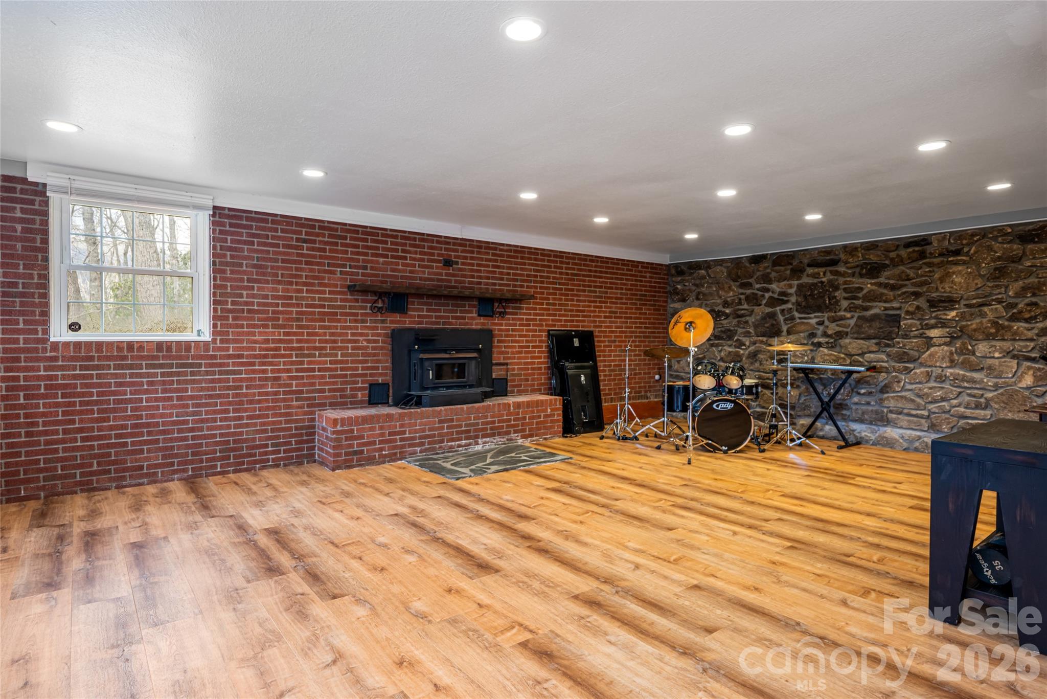 233 Church Road — Fairview