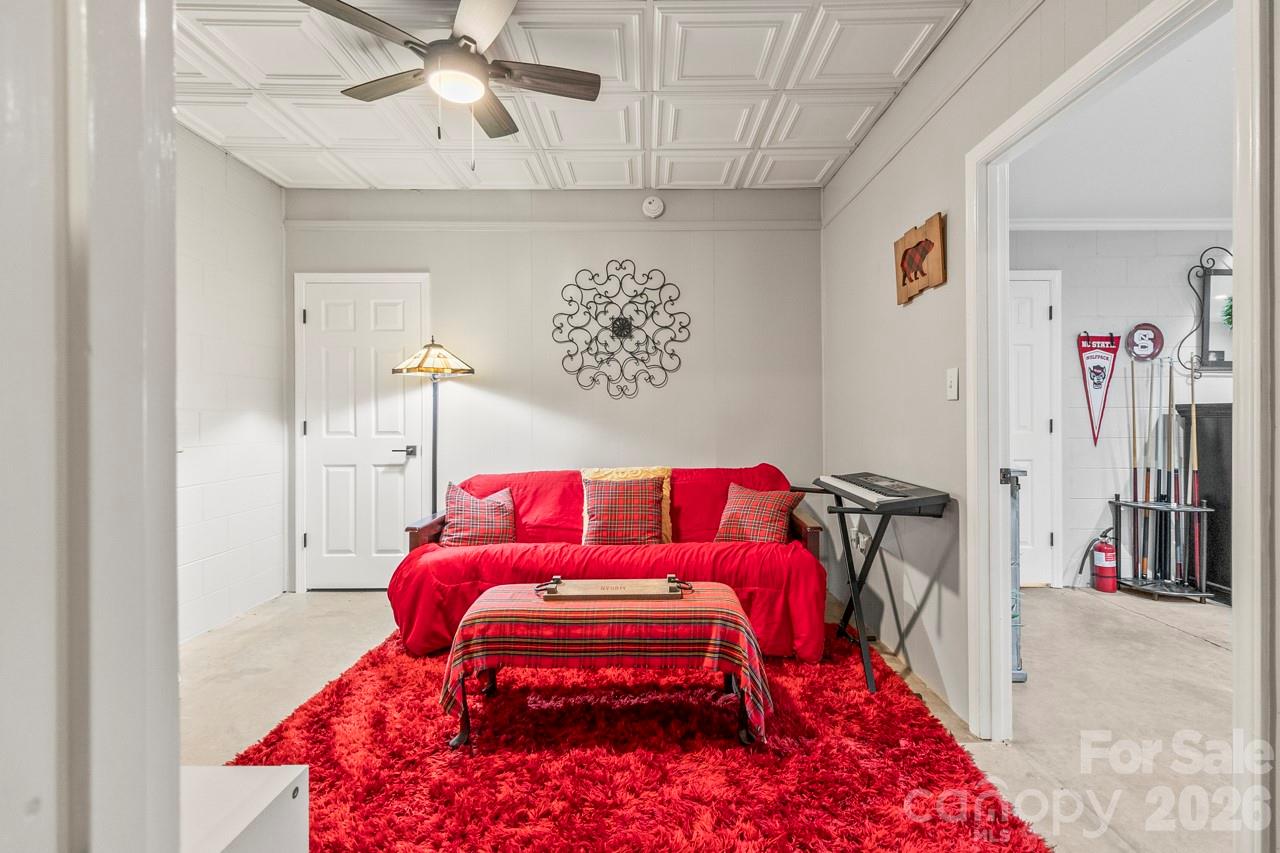 384 Rankin Hill Road — Troutman