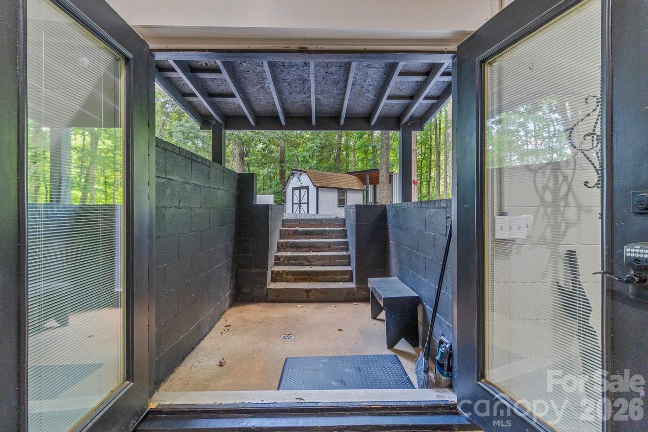 384 Rankin Hill Road — Troutman