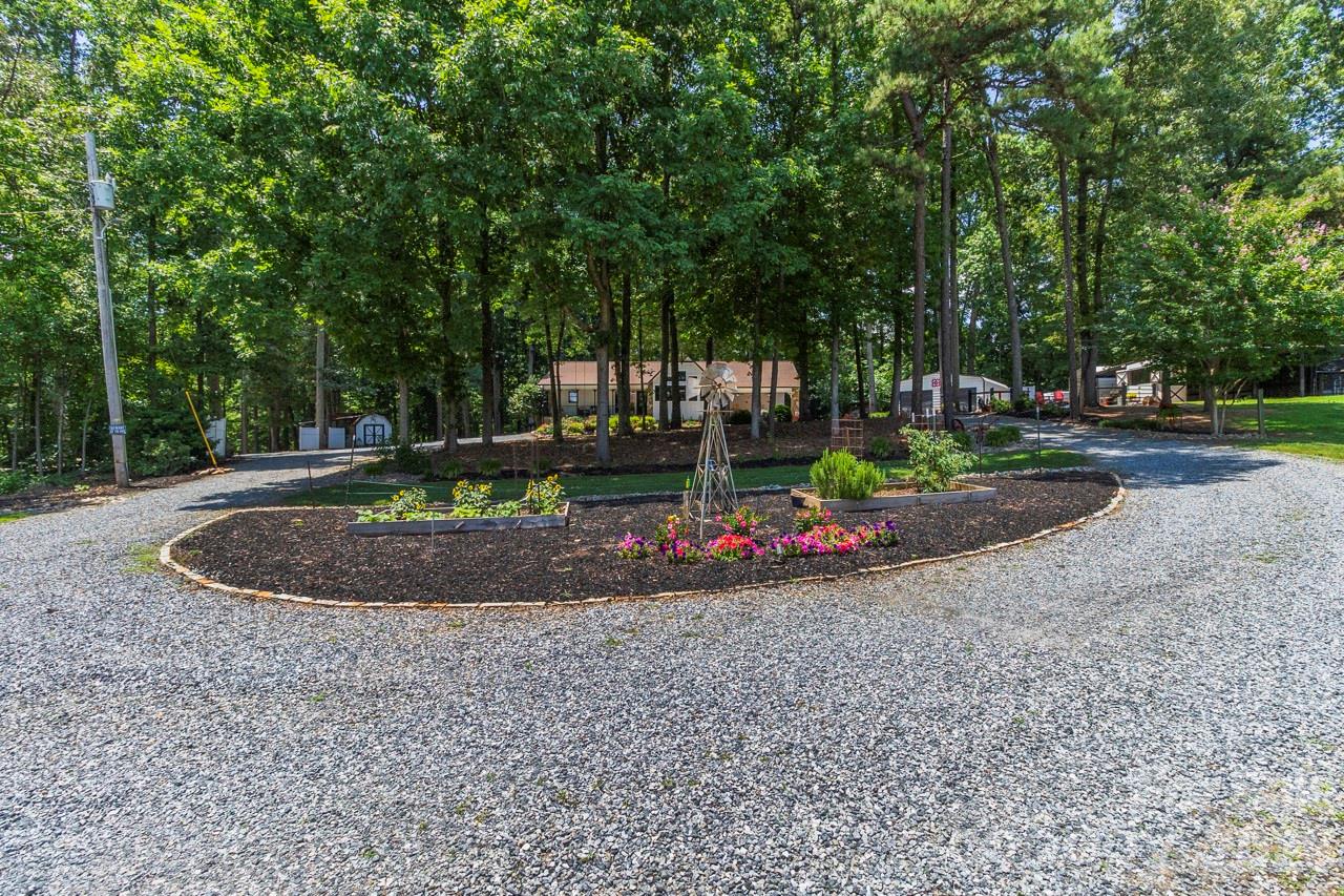 384 Rankin Hill Road — Troutman