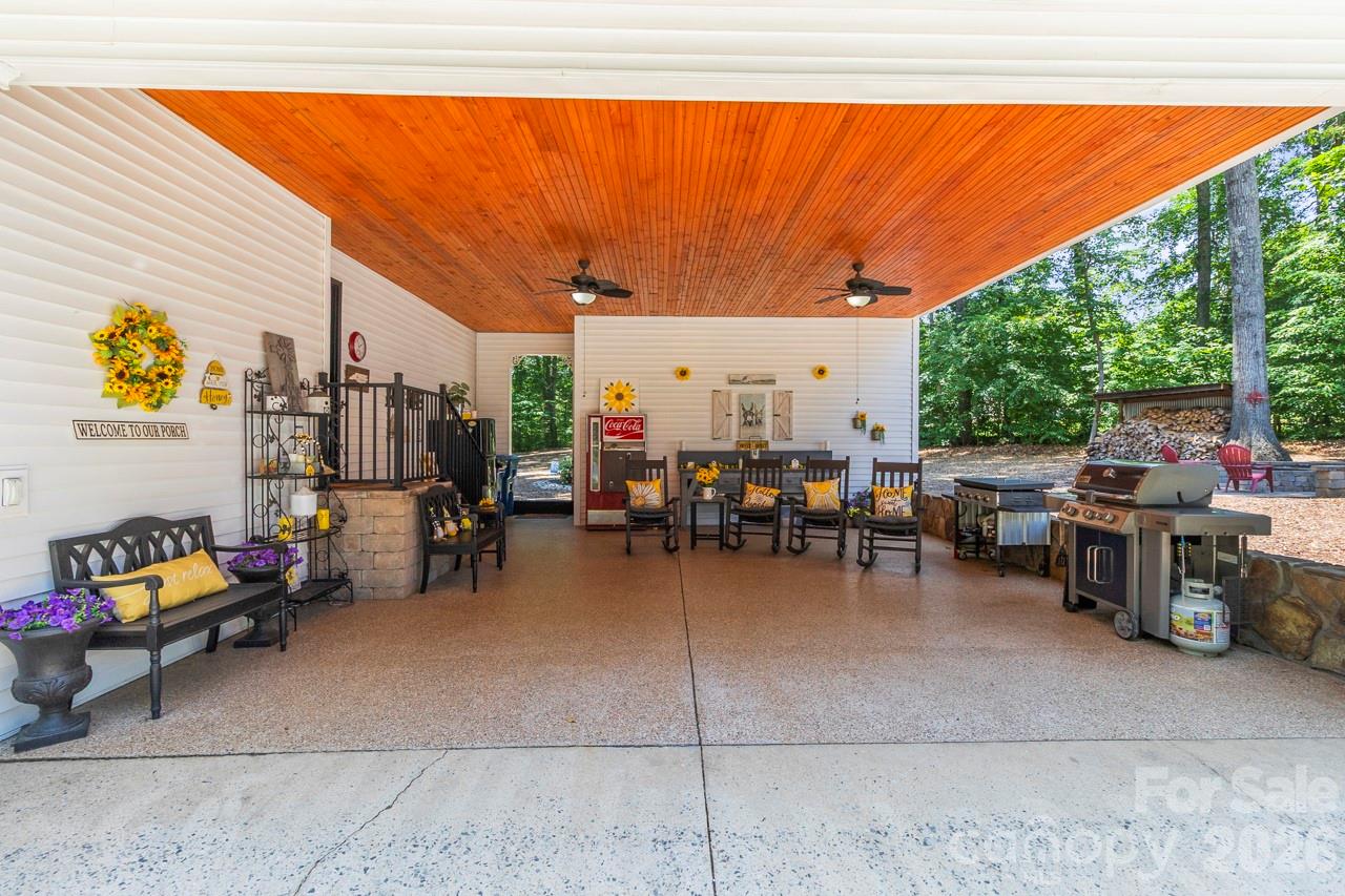 384 Rankin Hill Road — Troutman