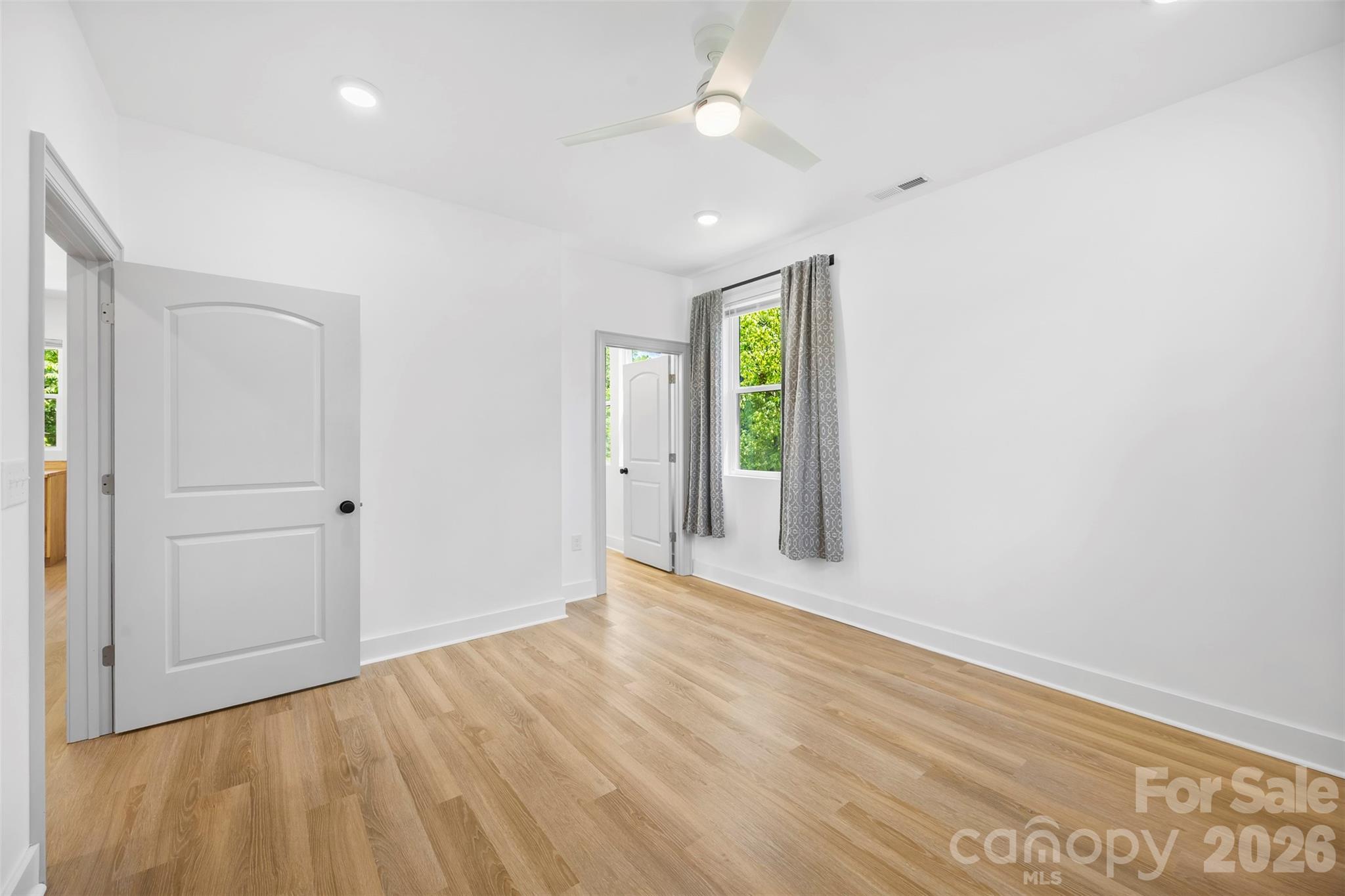 1003 College Boulevard — Dallas