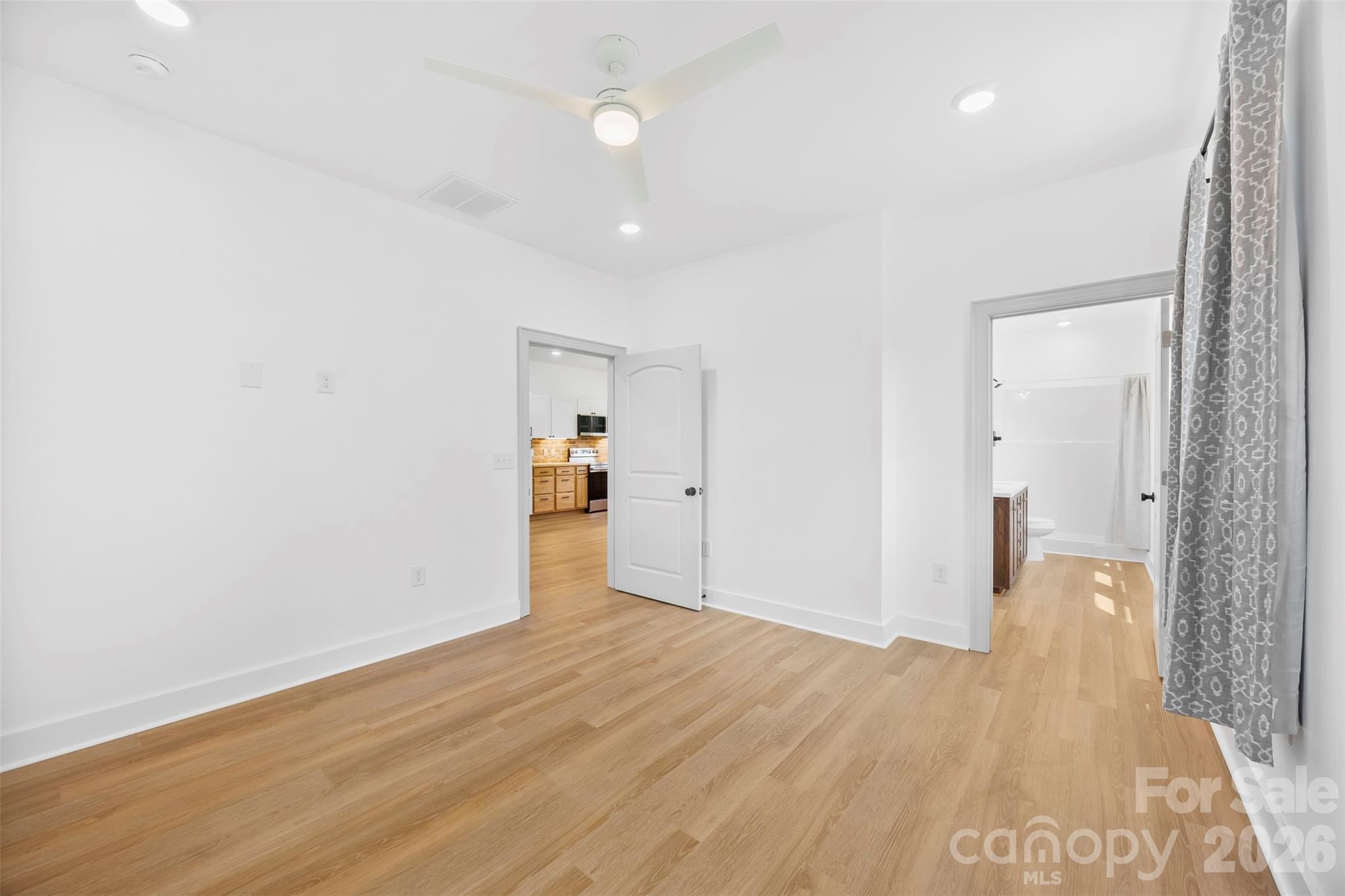 1003 College Boulevard — Dallas