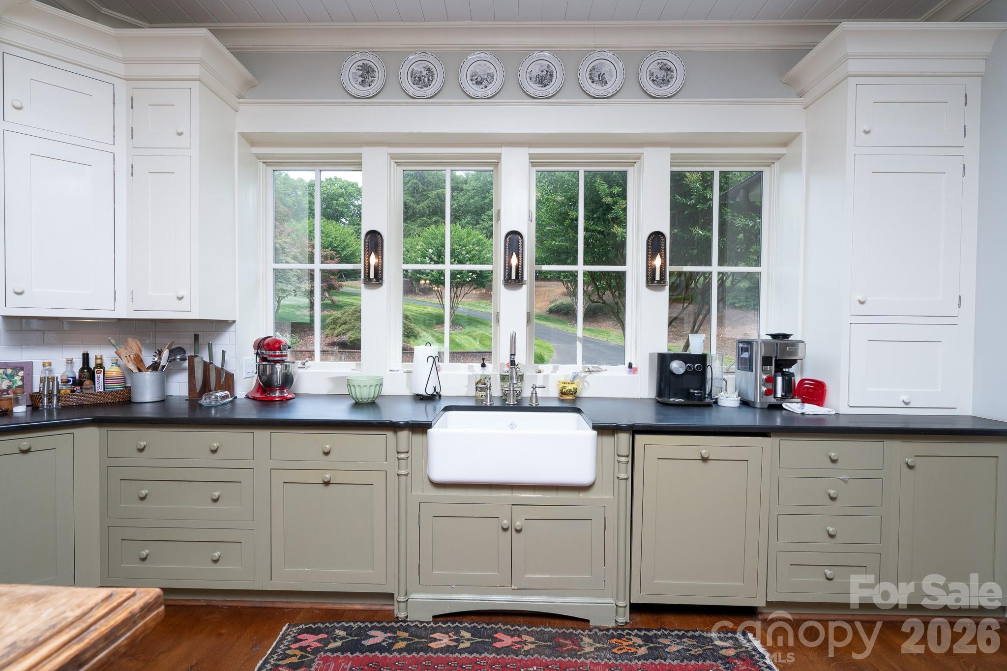 2375 Southpoint Lane — New London