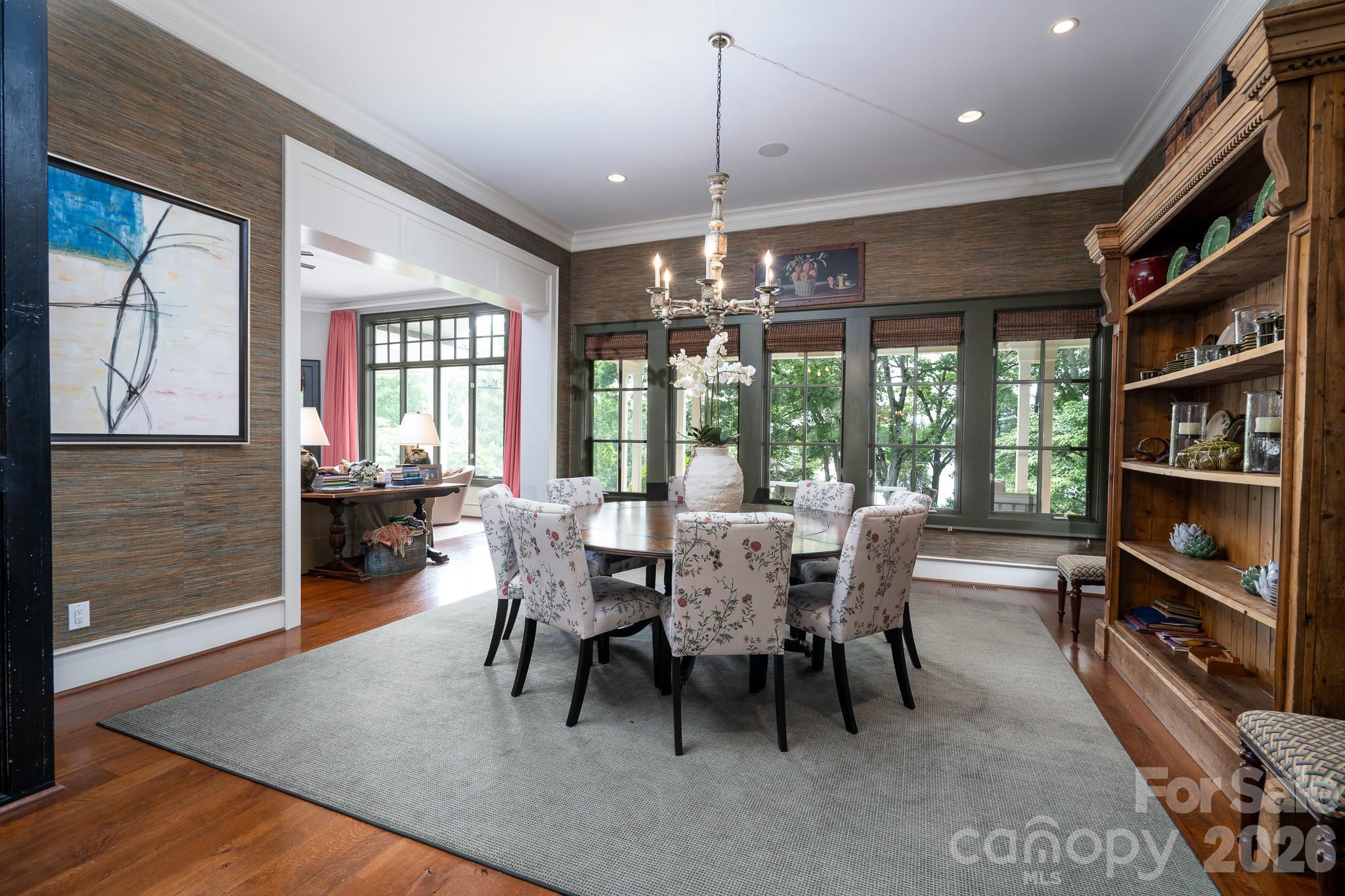 2375 Southpoint Lane — New London