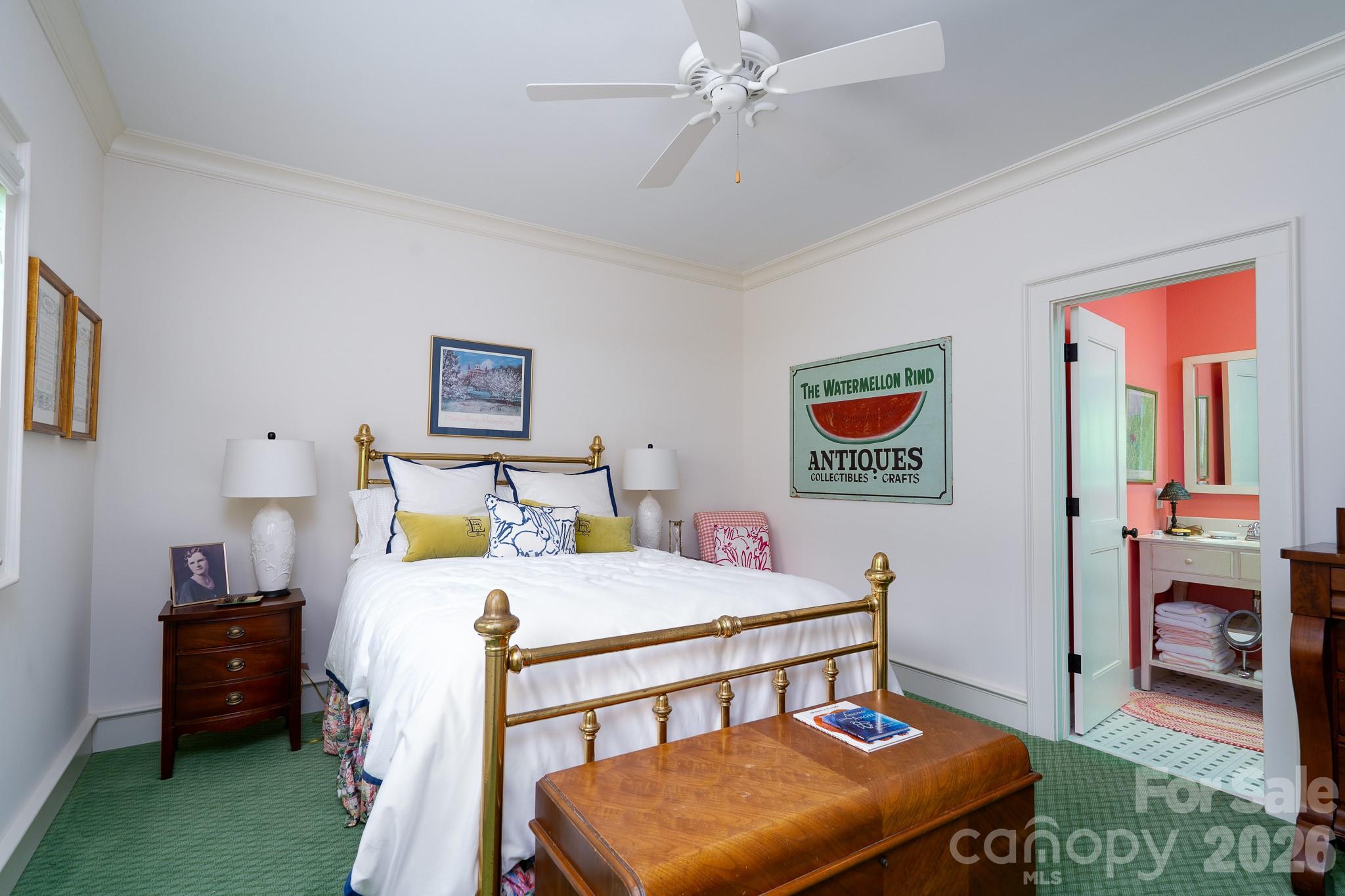 2375 Southpoint Lane — New London