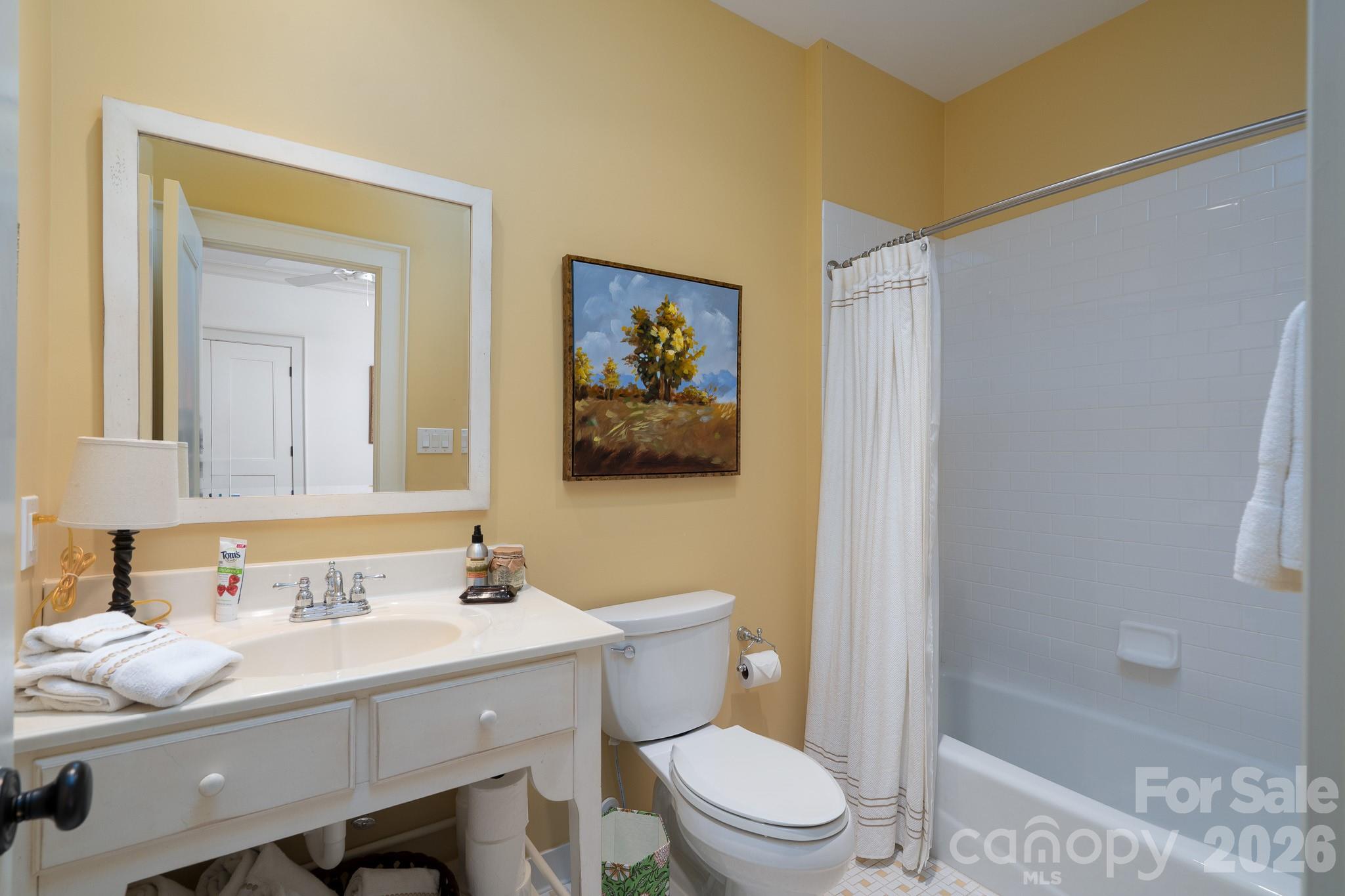 2375 Southpoint Lane — New London