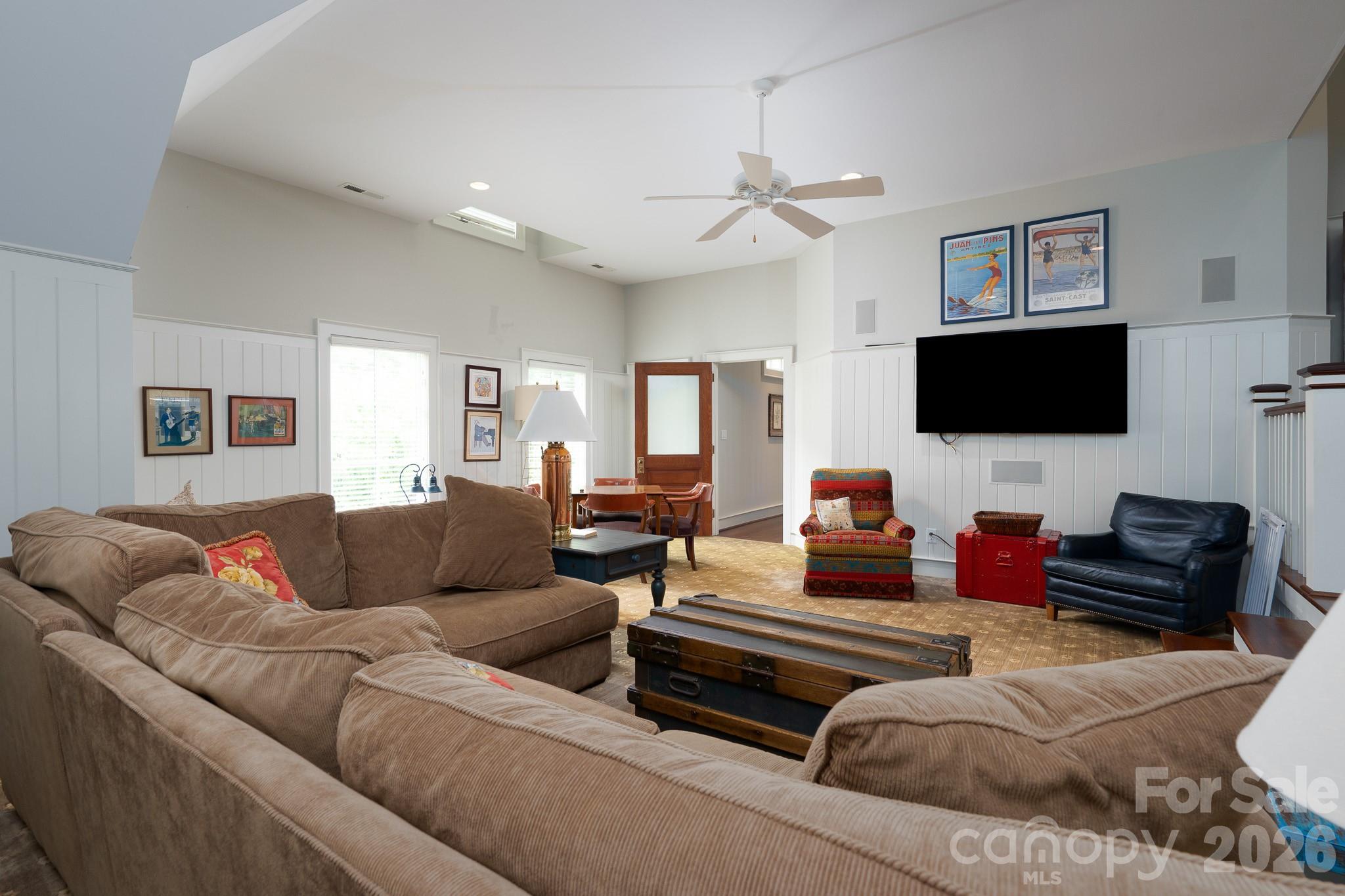 2375 Southpoint Lane — New London