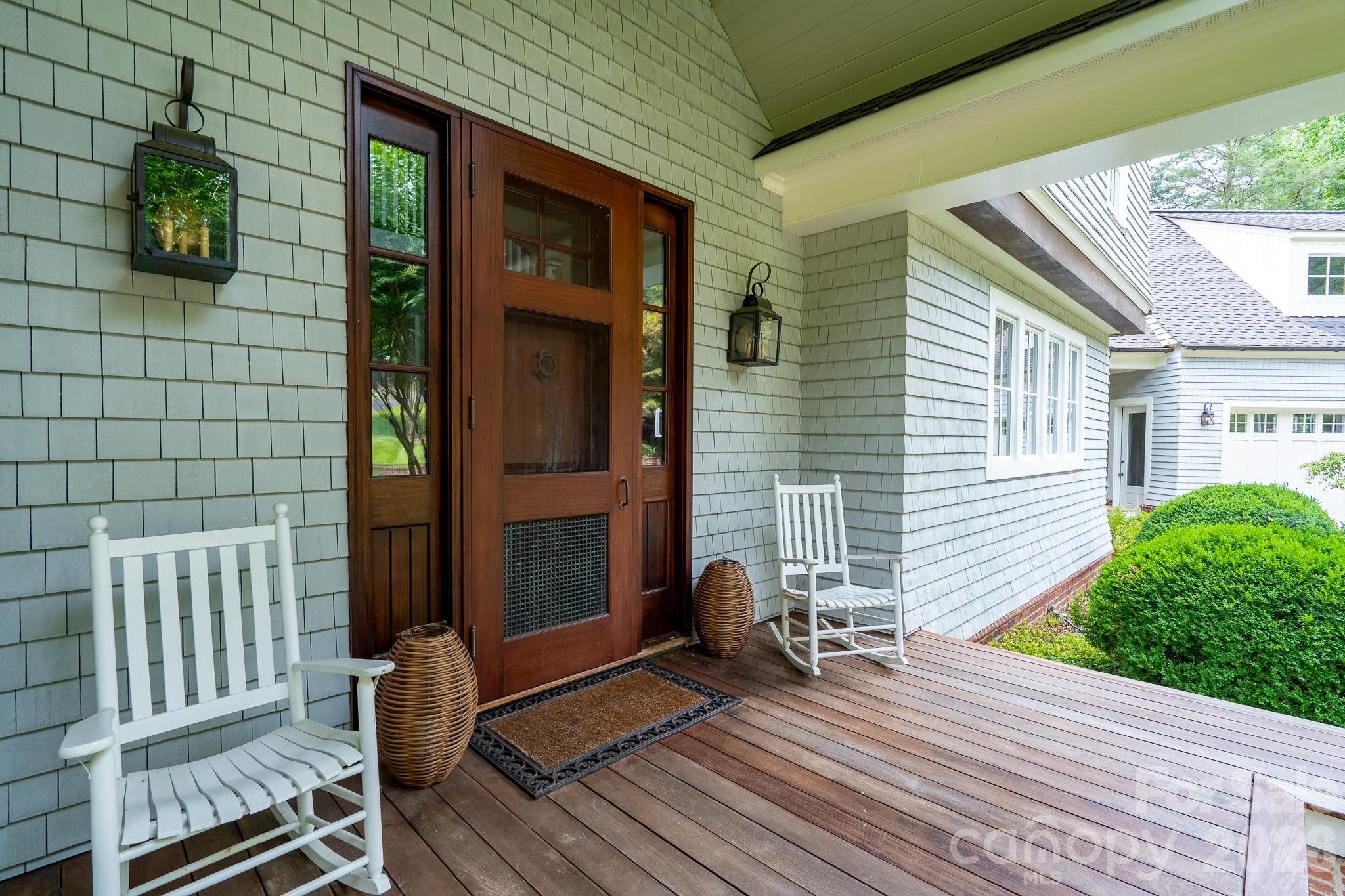 2375 Southpoint Lane — New London