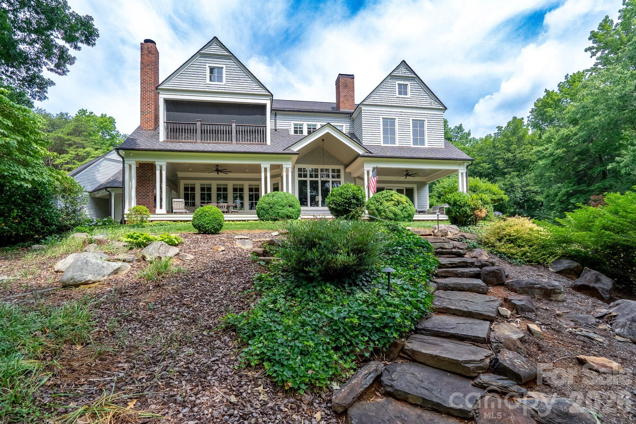 2375 Southpoint Lane — New London