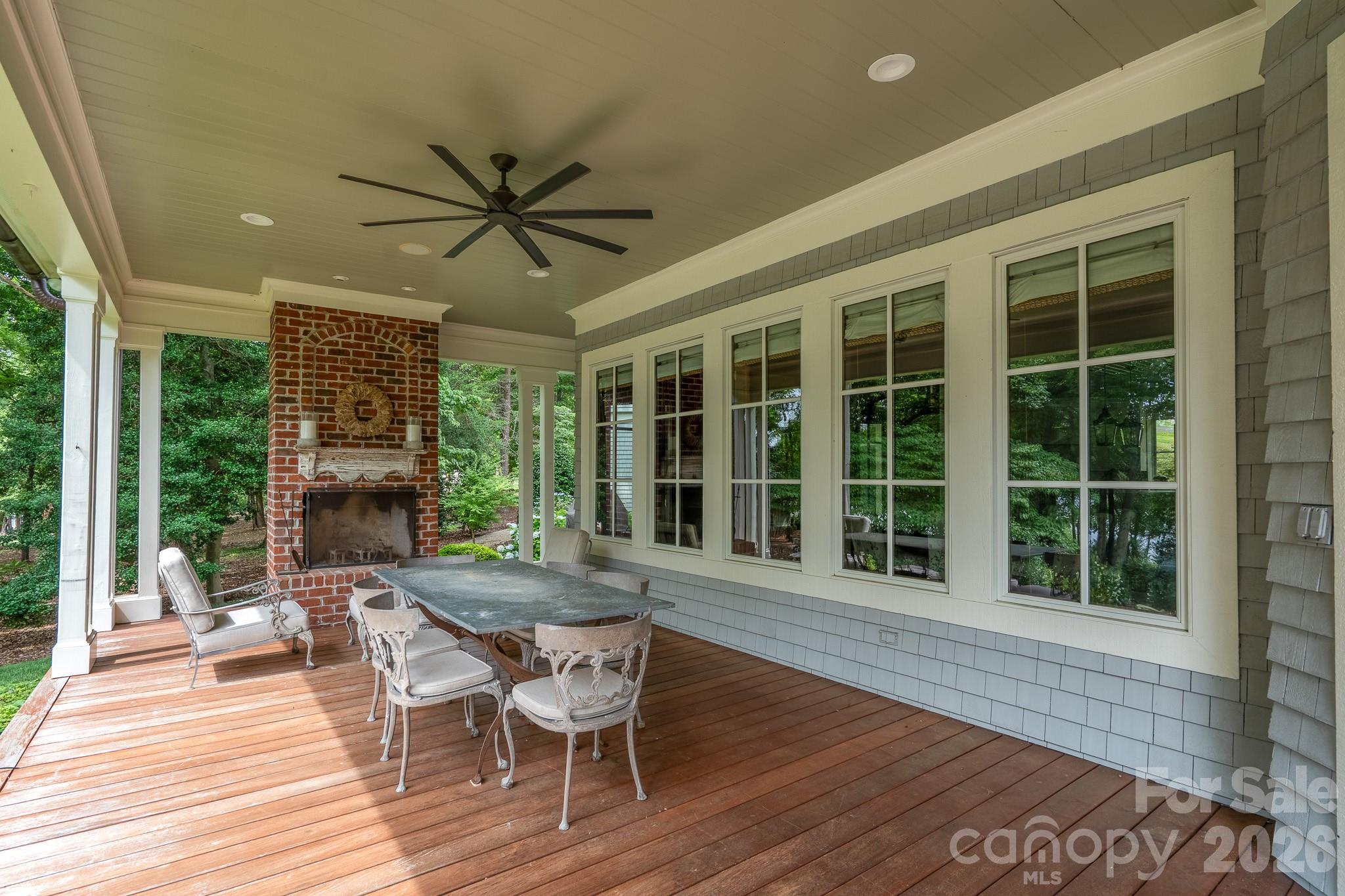 2375 Southpoint Lane — New London