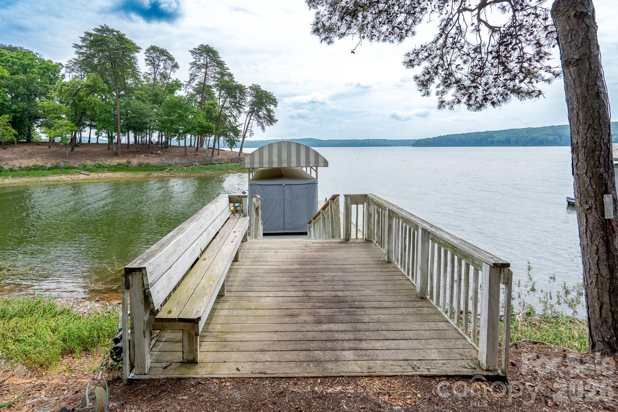 2375 Southpoint Lane — New London