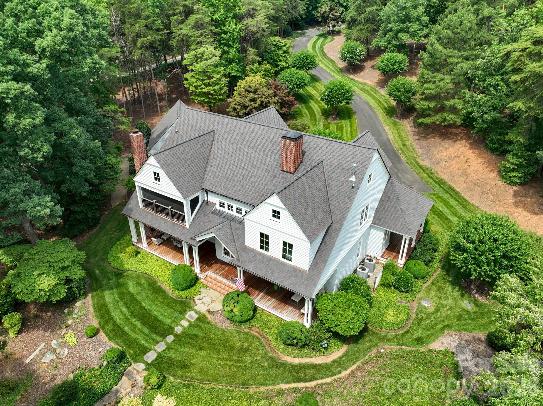 2375 Southpoint Lane — New London