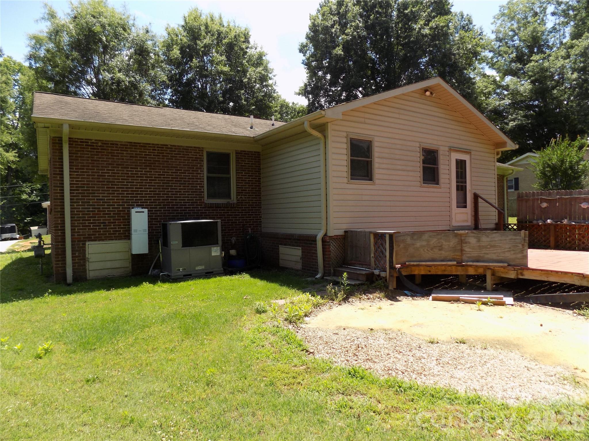 704 Craig Street — Cherryville