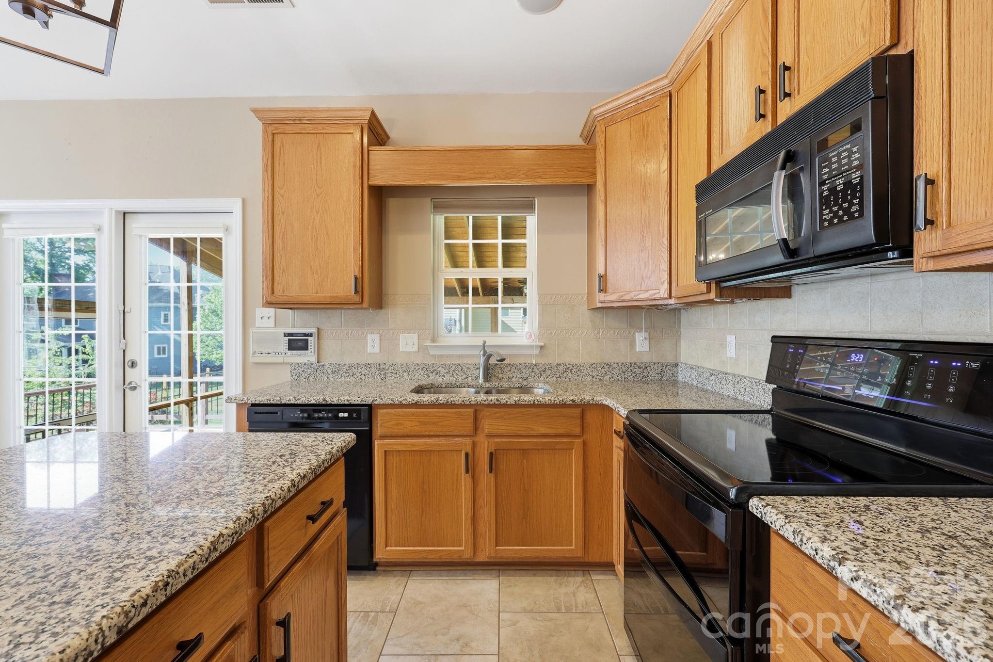 9004 Scottsboro Drive — Huntersville