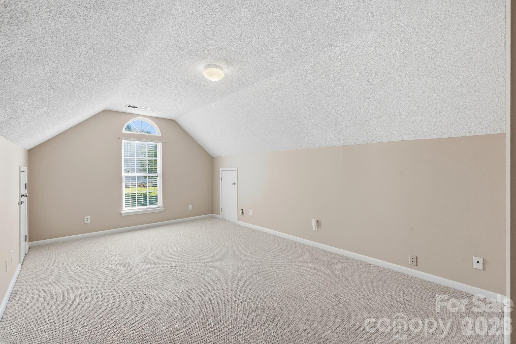 9004 Scottsboro Drive — Huntersville