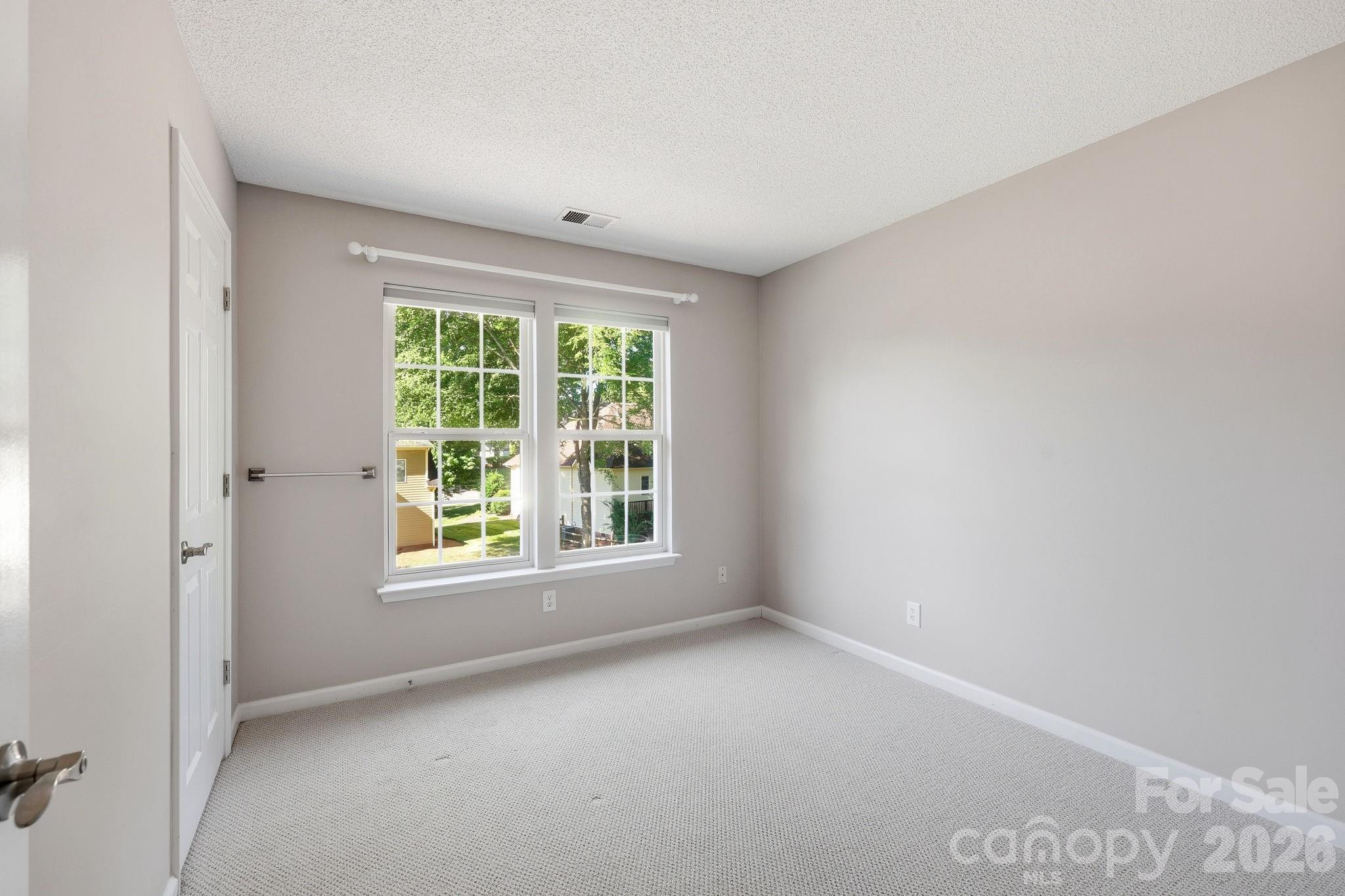 9004 Scottsboro Drive — Huntersville