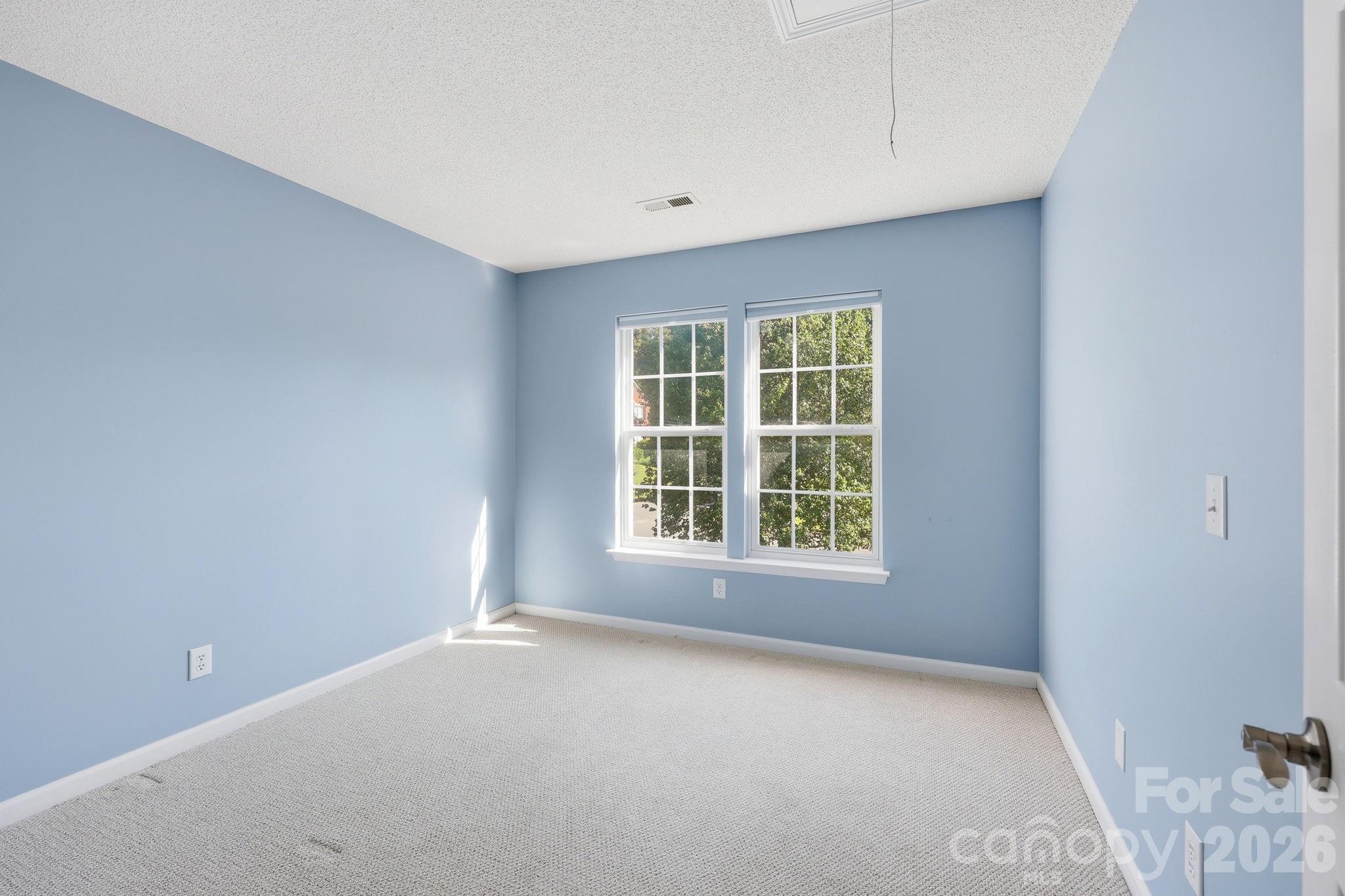 9004 Scottsboro Drive — Huntersville