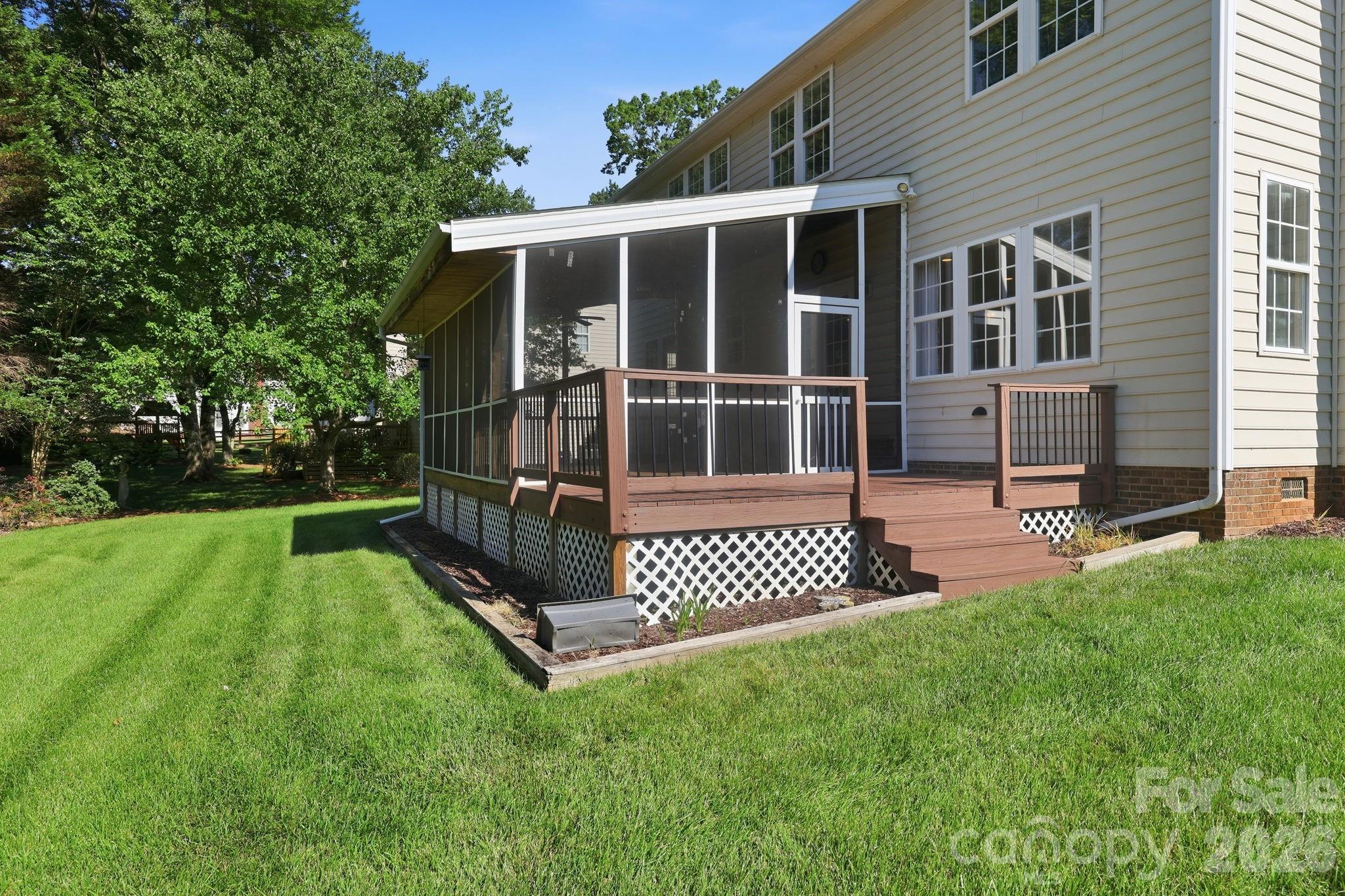 9004 Scottsboro Drive — Huntersville