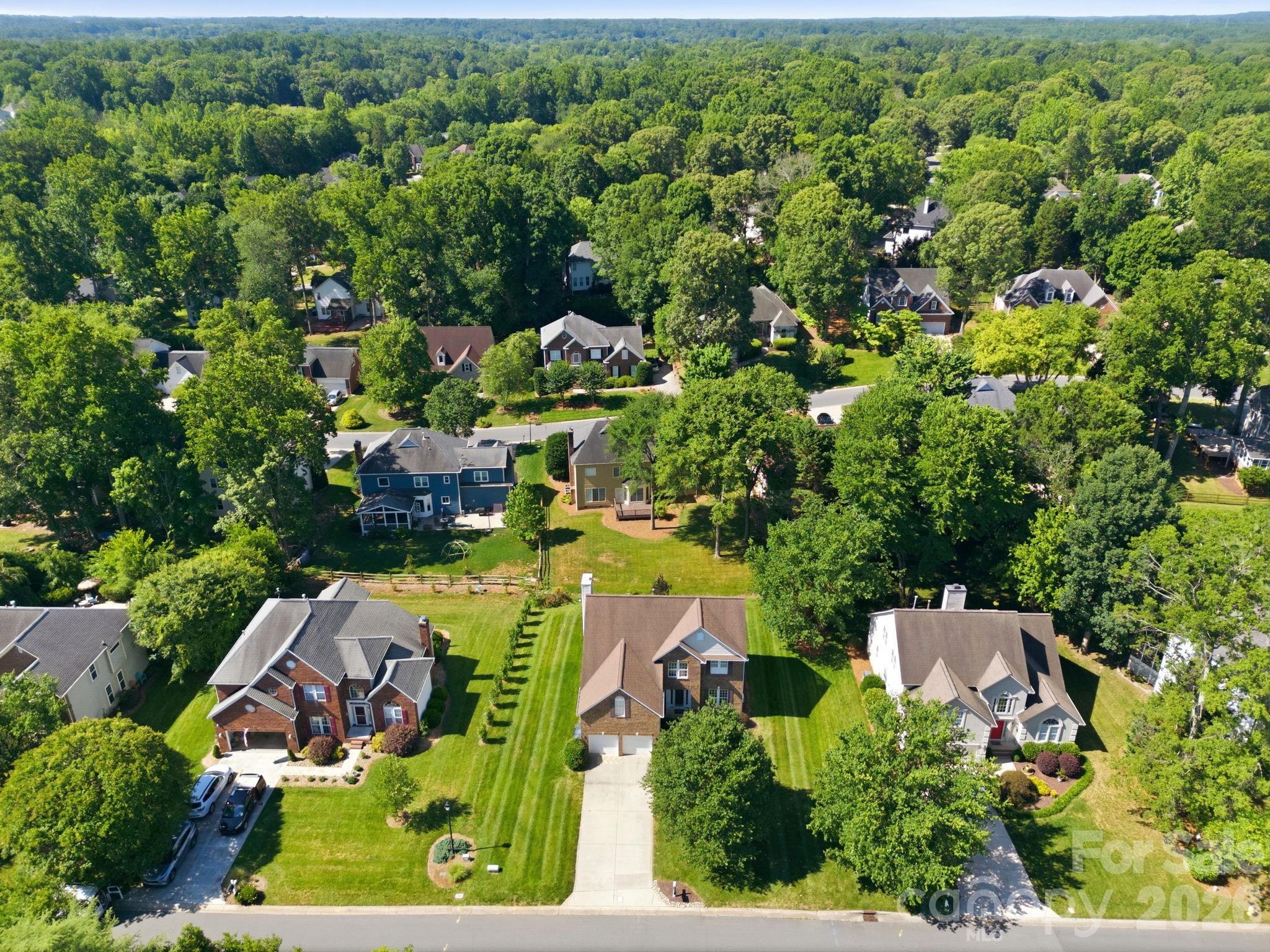 9004 Scottsboro Drive — Huntersville