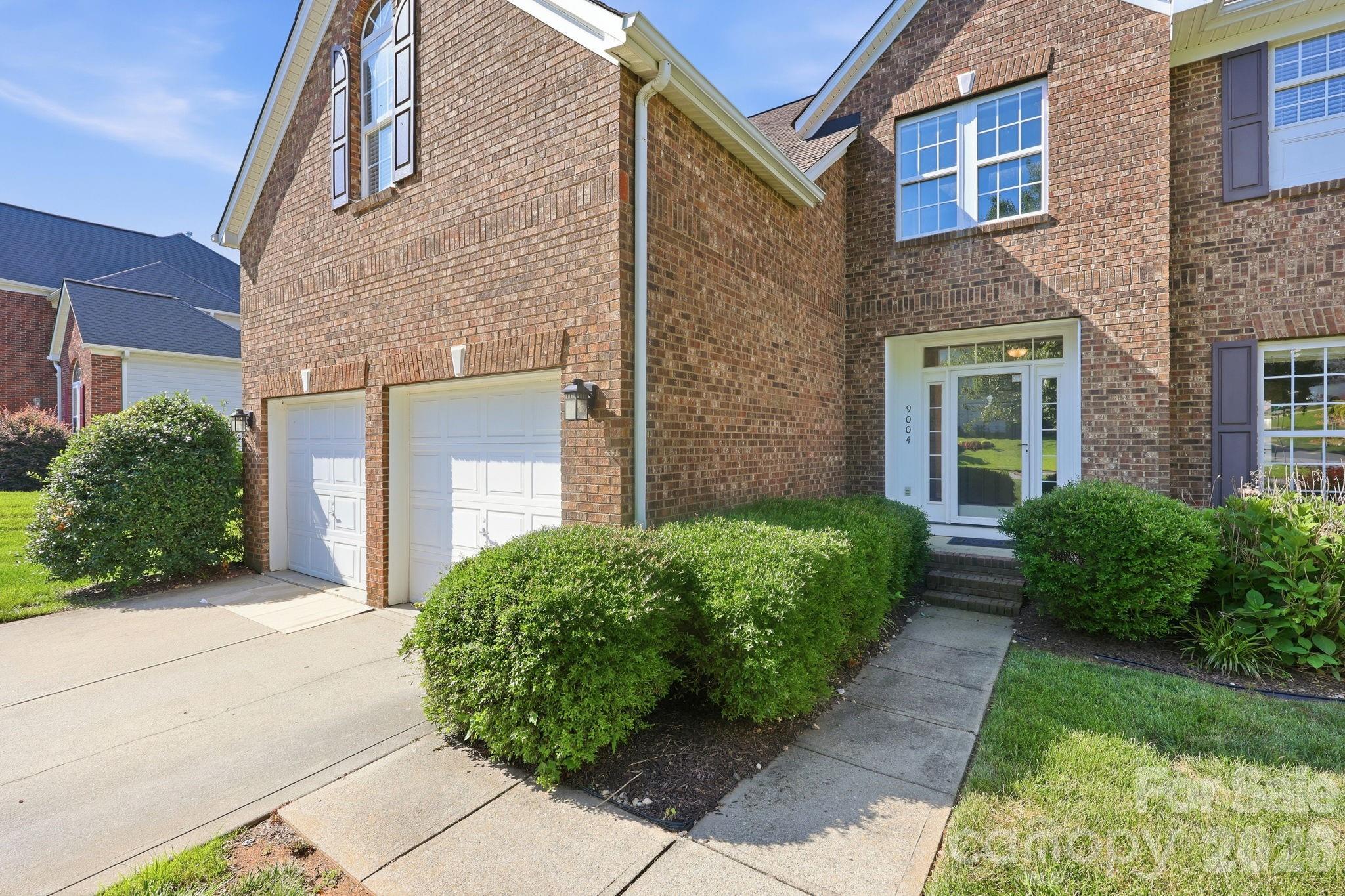 9004 Scottsboro Drive — Huntersville