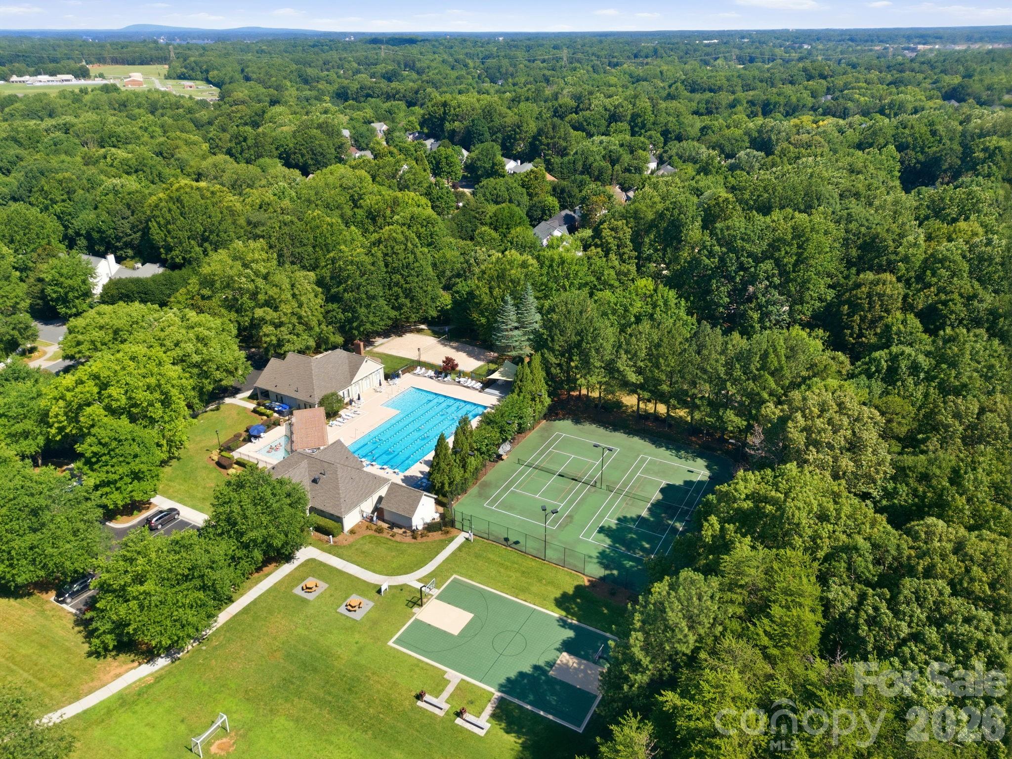 9004 Scottsboro Drive — Huntersville