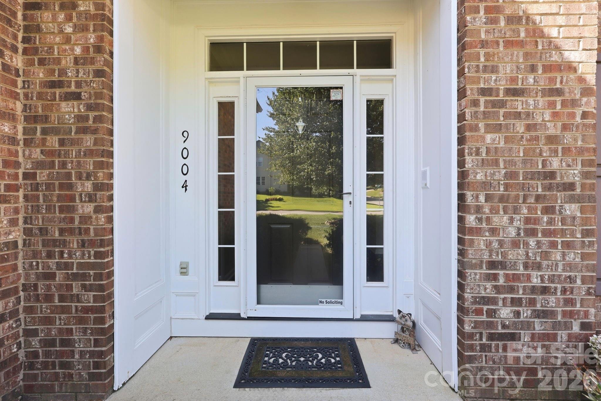 9004 Scottsboro Drive — Huntersville