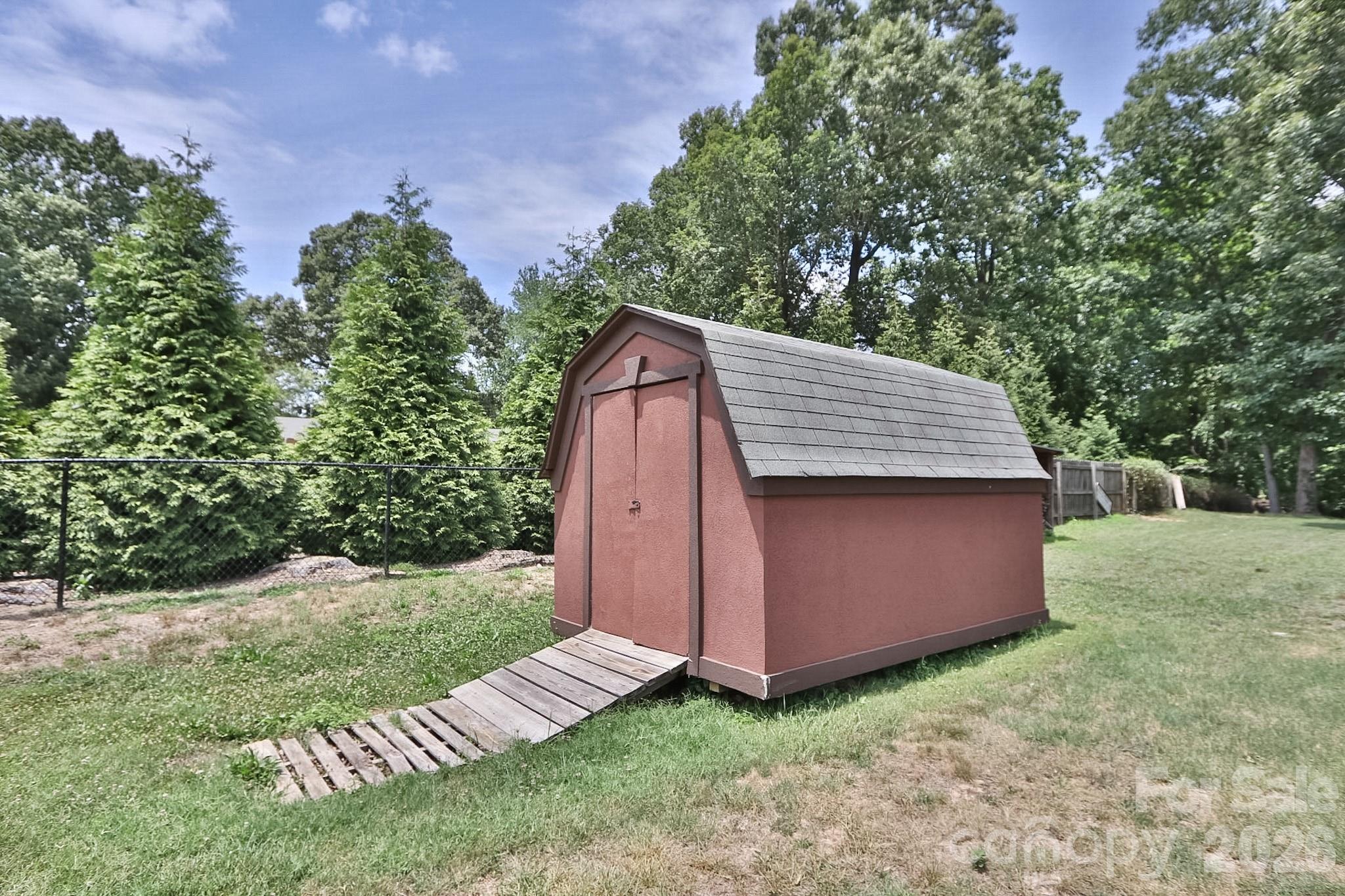 4220 Mae-Len Drive — Winston Salem