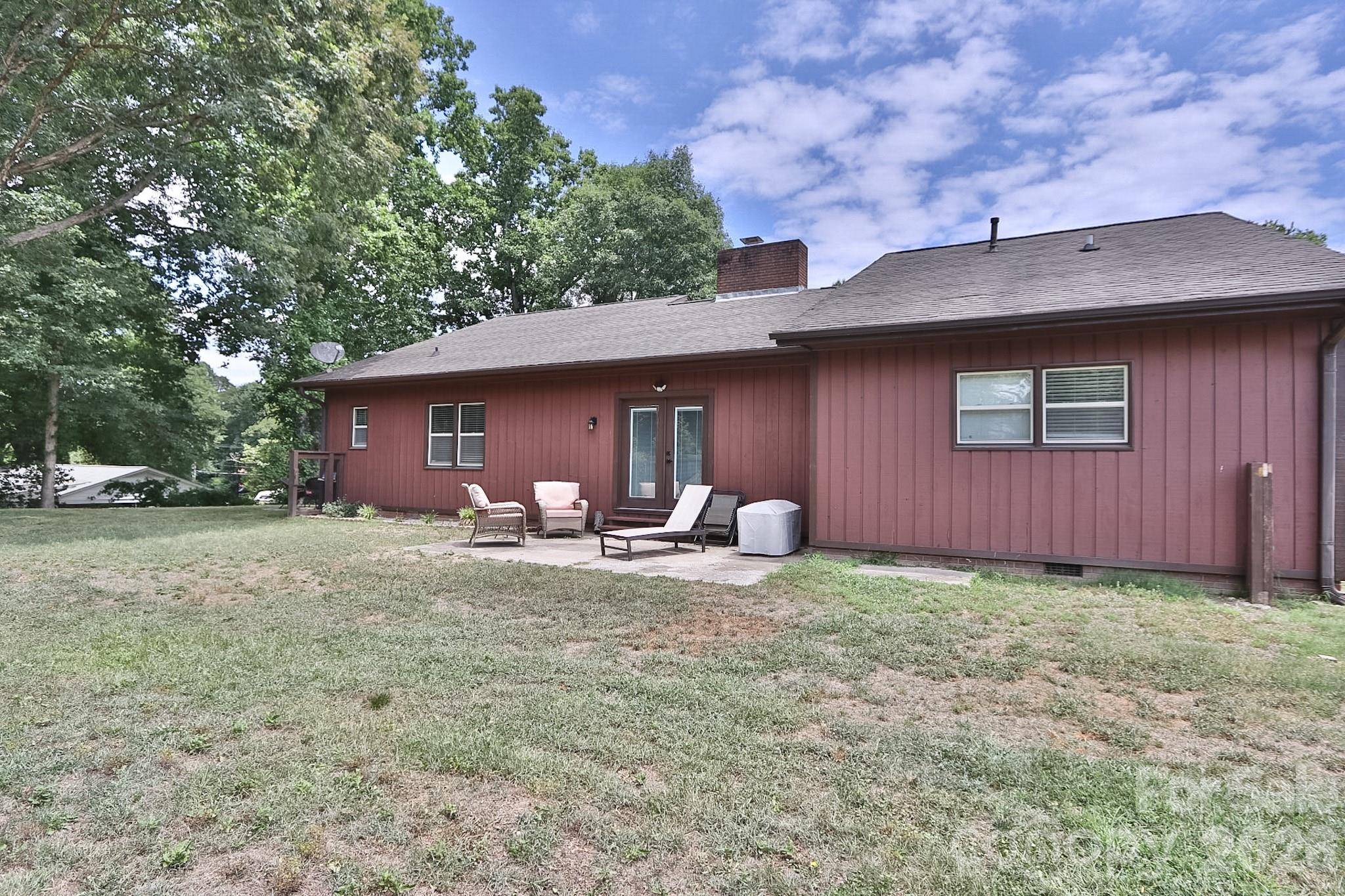 4220 Mae-Len Drive — Winston Salem