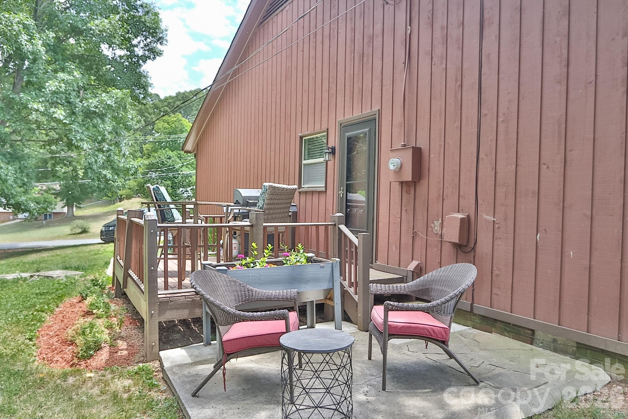 4220 Mae-Len Drive — Winston Salem