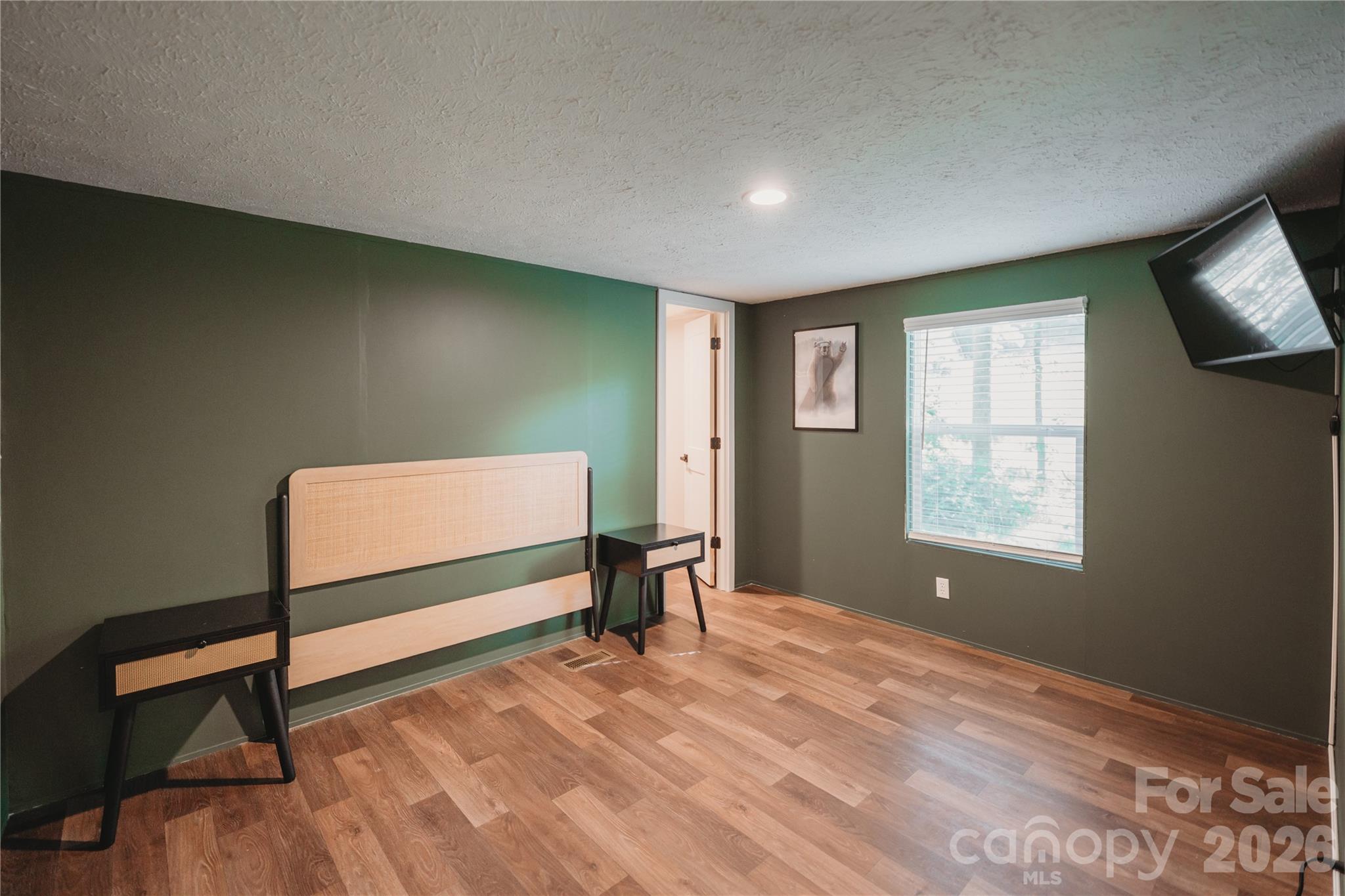 17 Hickory Acres Road — Hendersonville