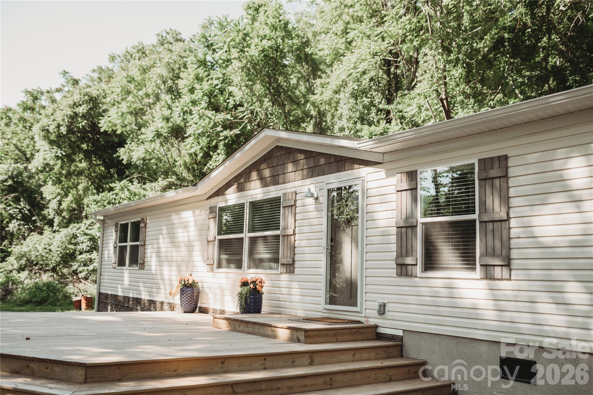 17 Hickory Acres Road — Hendersonville