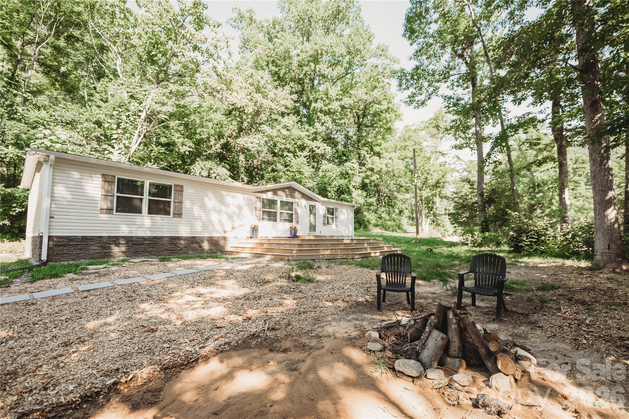 17 Hickory Acres Road — Hendersonville