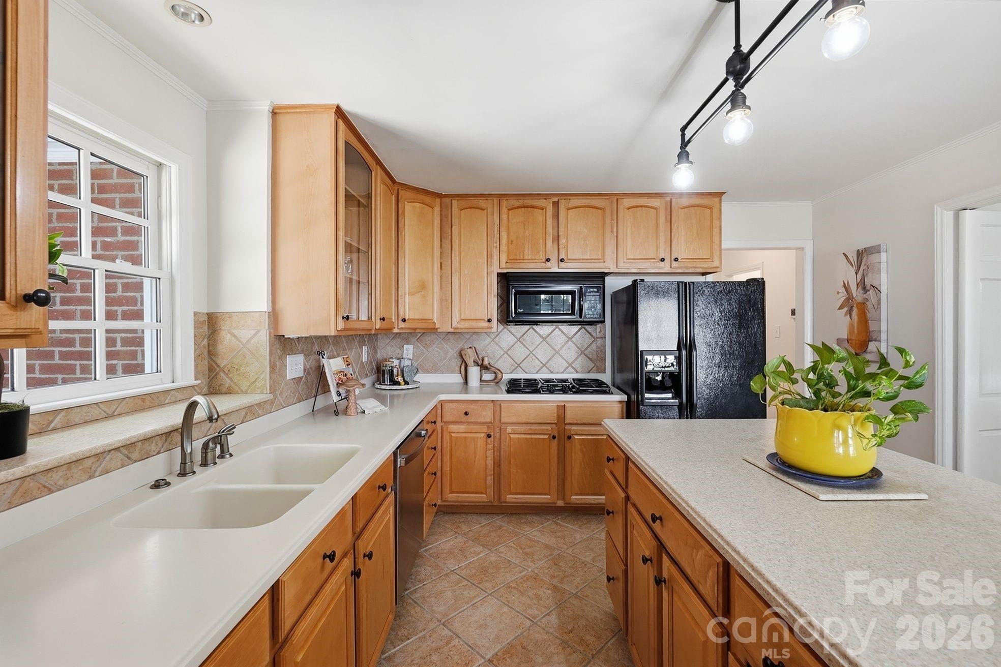 3635 Severn Avenue — Charlotte