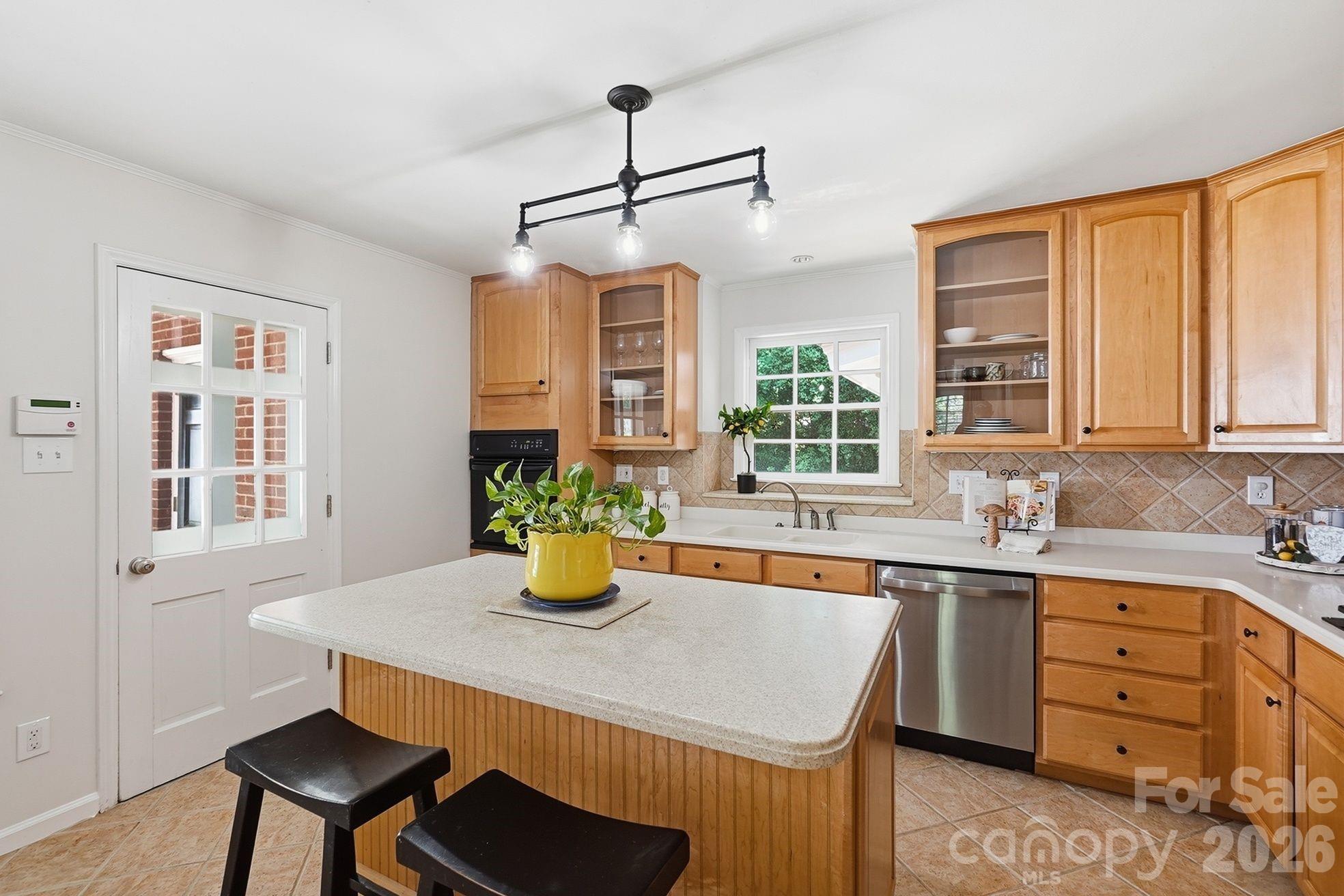 3635 Severn Avenue — Charlotte