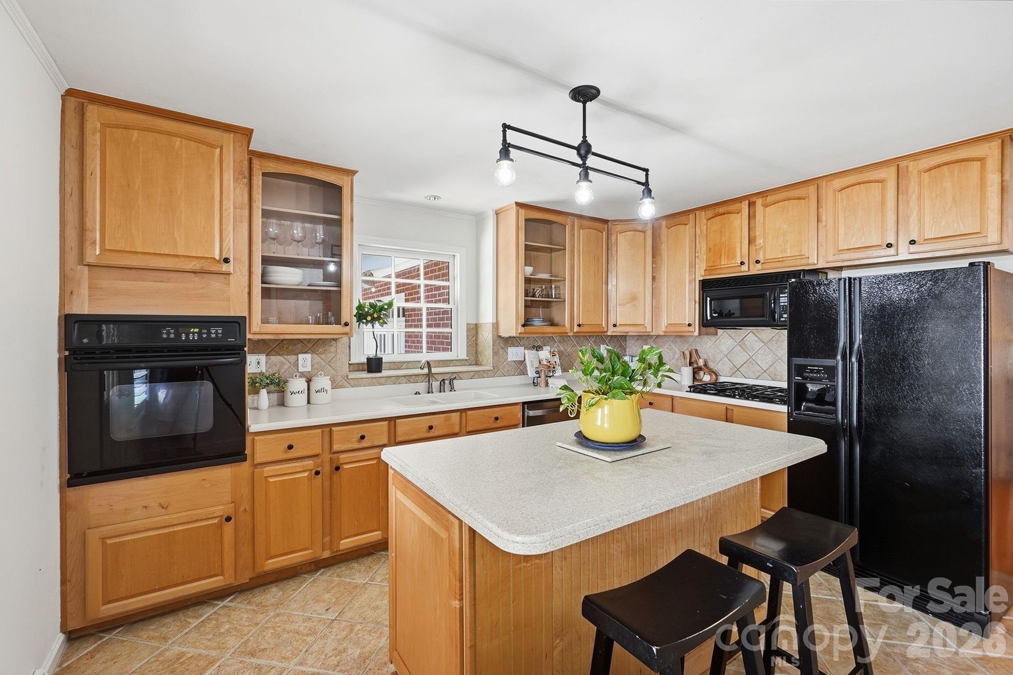 3635 Severn Avenue — Charlotte