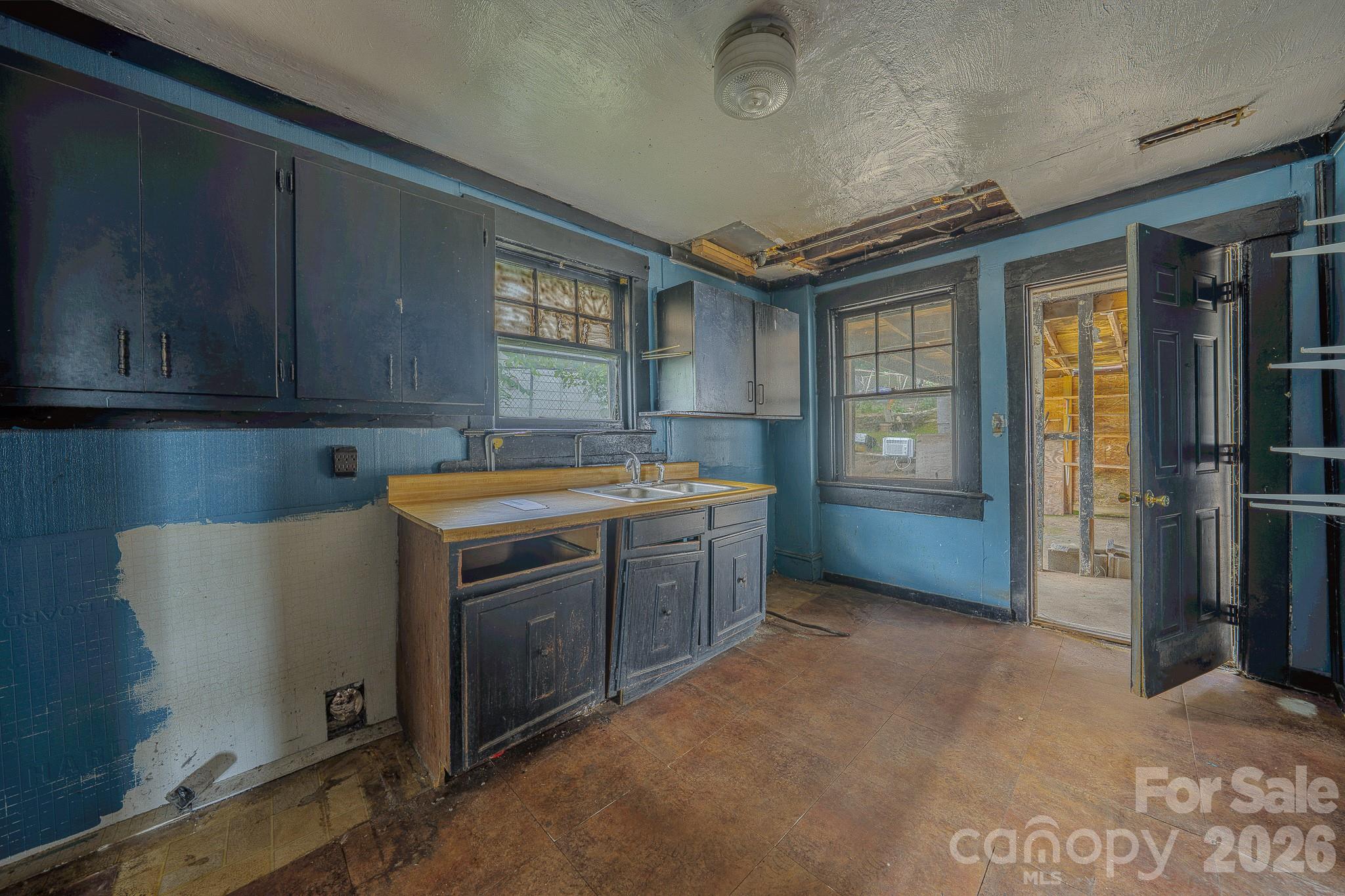 49 Madison Avenue — Asheville