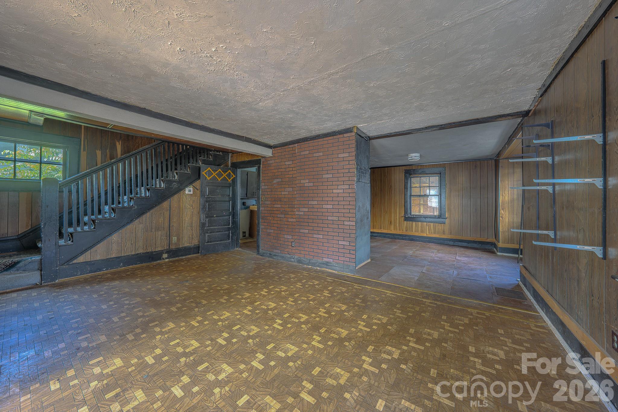 49 Madison Avenue — Asheville
